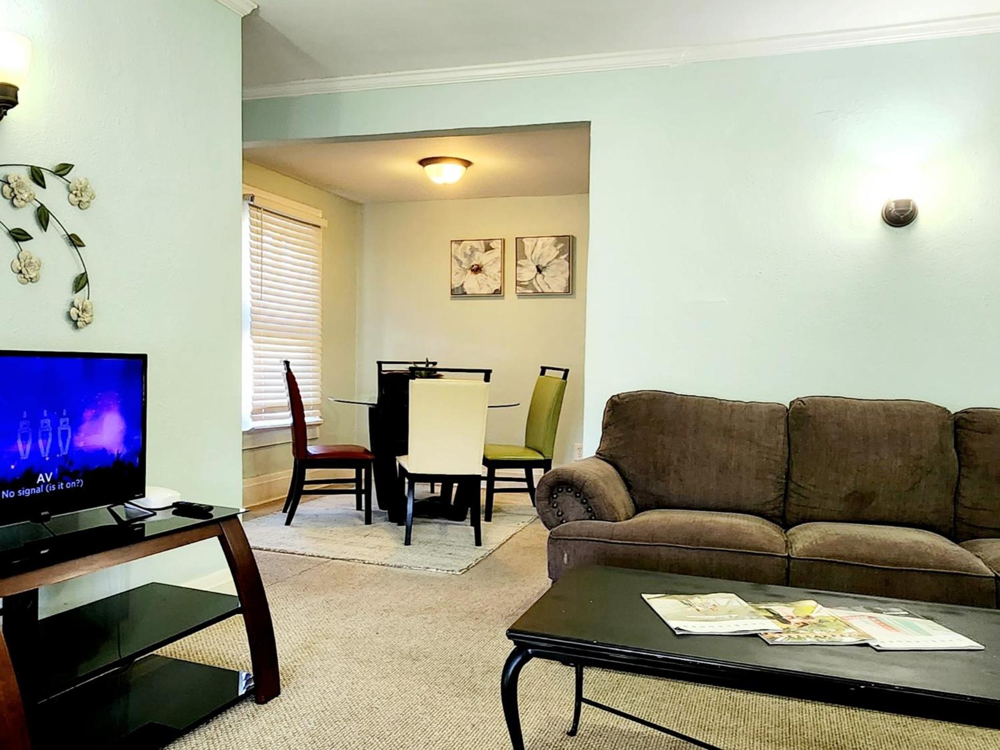 Two-Bedroom Apartment - Photo 6