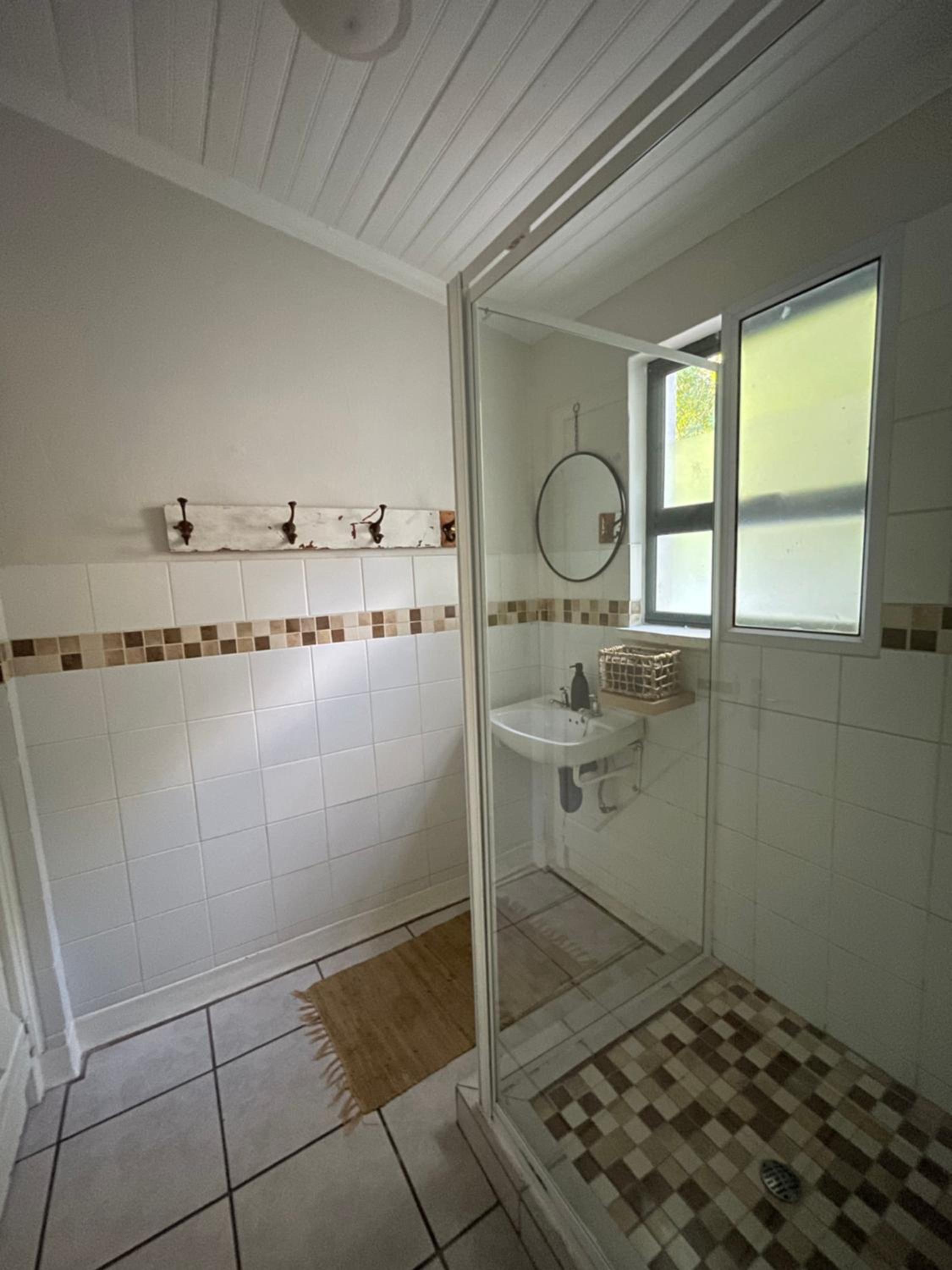 Two-Bedroom Apartment - Photo 2