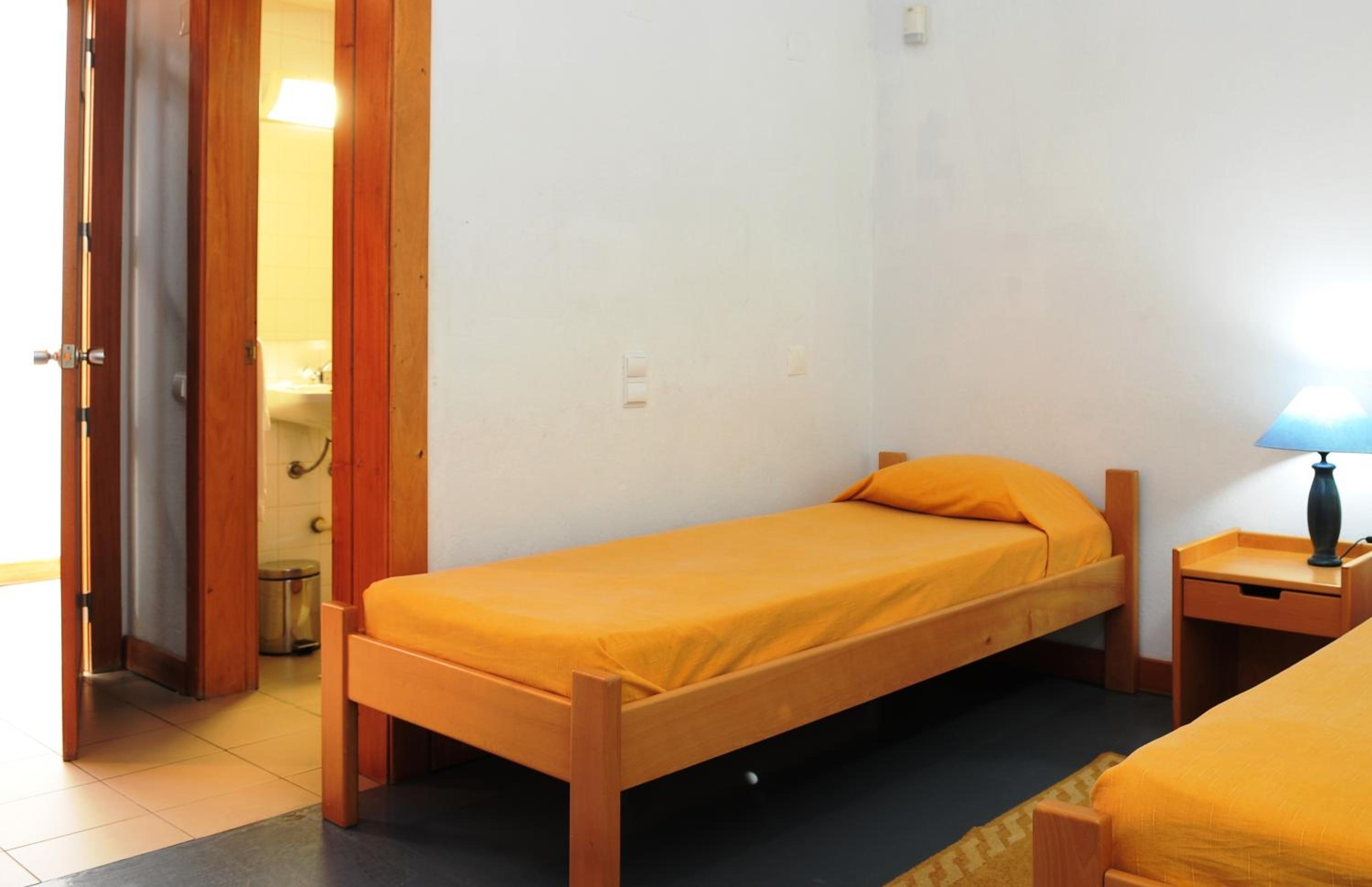 Twin Room With Private Bathroom photo 3