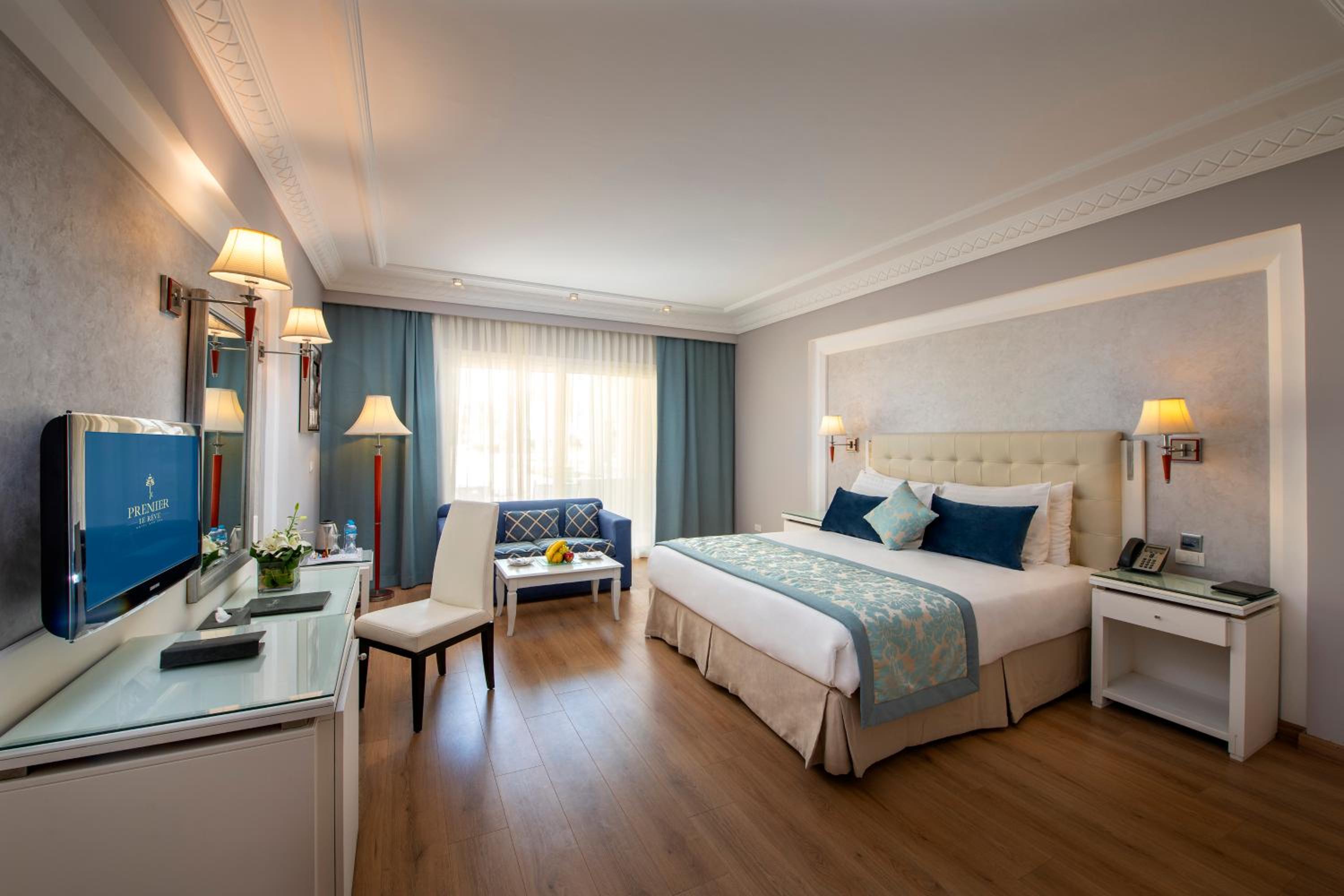 Double Room with Pool View - Photo 1