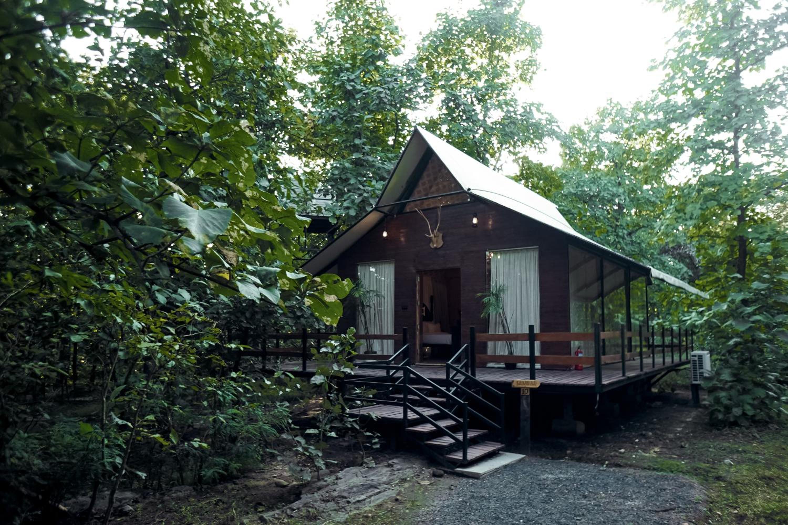 Tent - Photo 2
