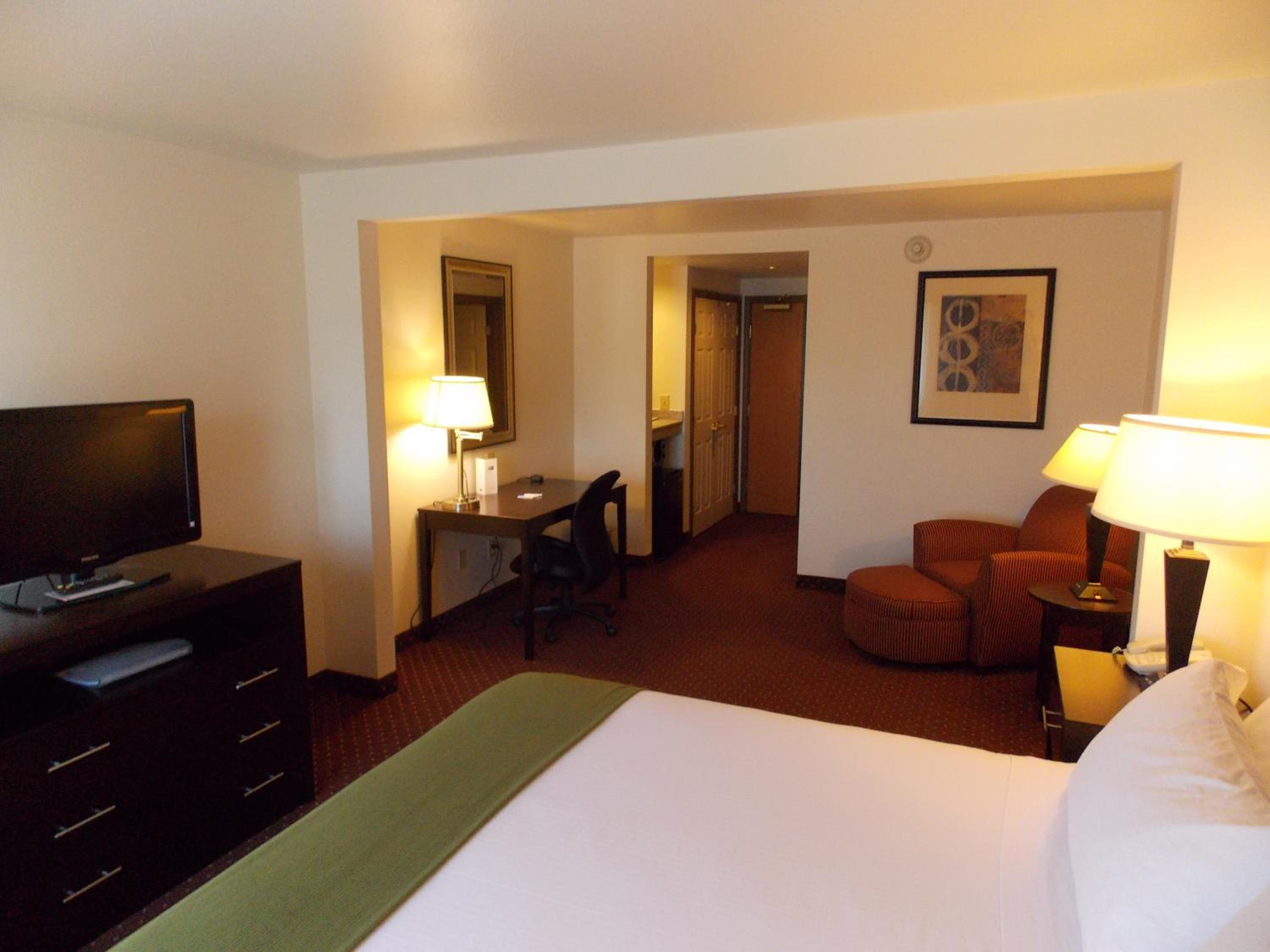 King Suite - Photo 2