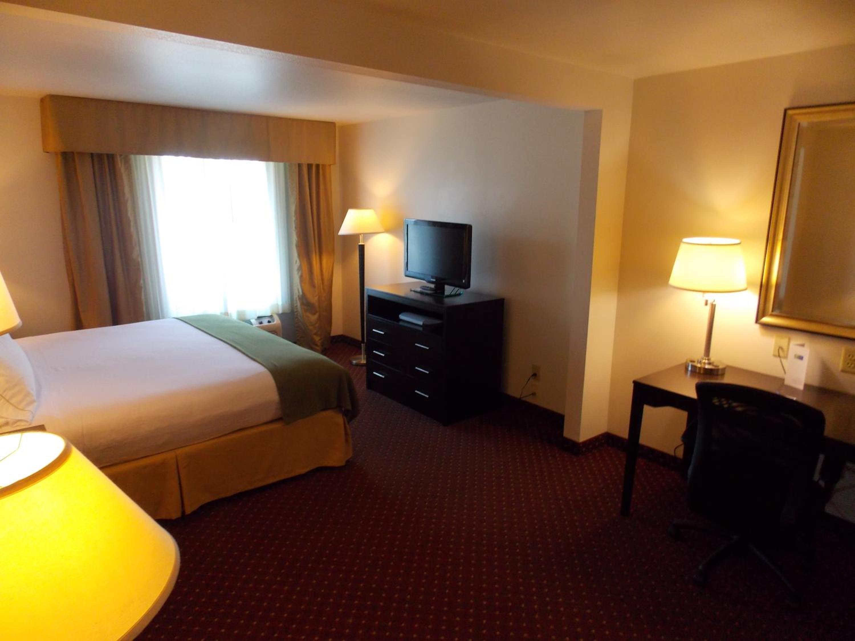 King Suite - Photo 3