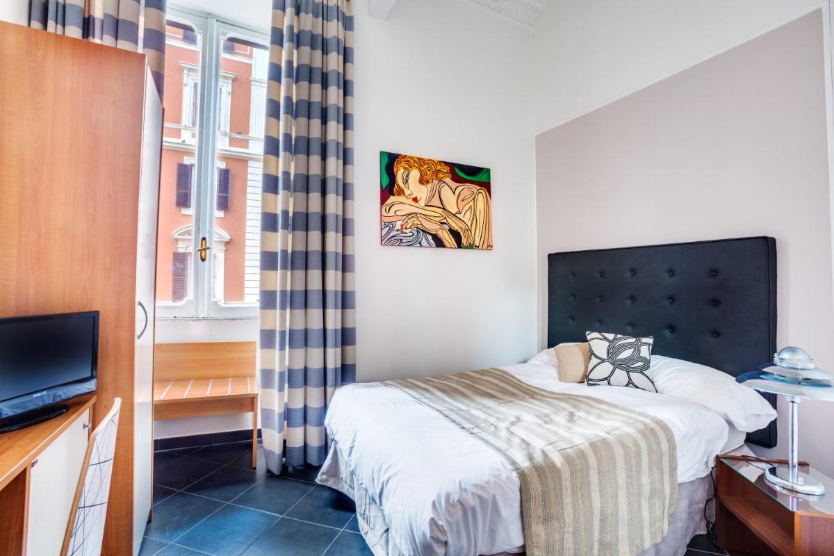 Economy Double Room with Private External Bathroom photo 1