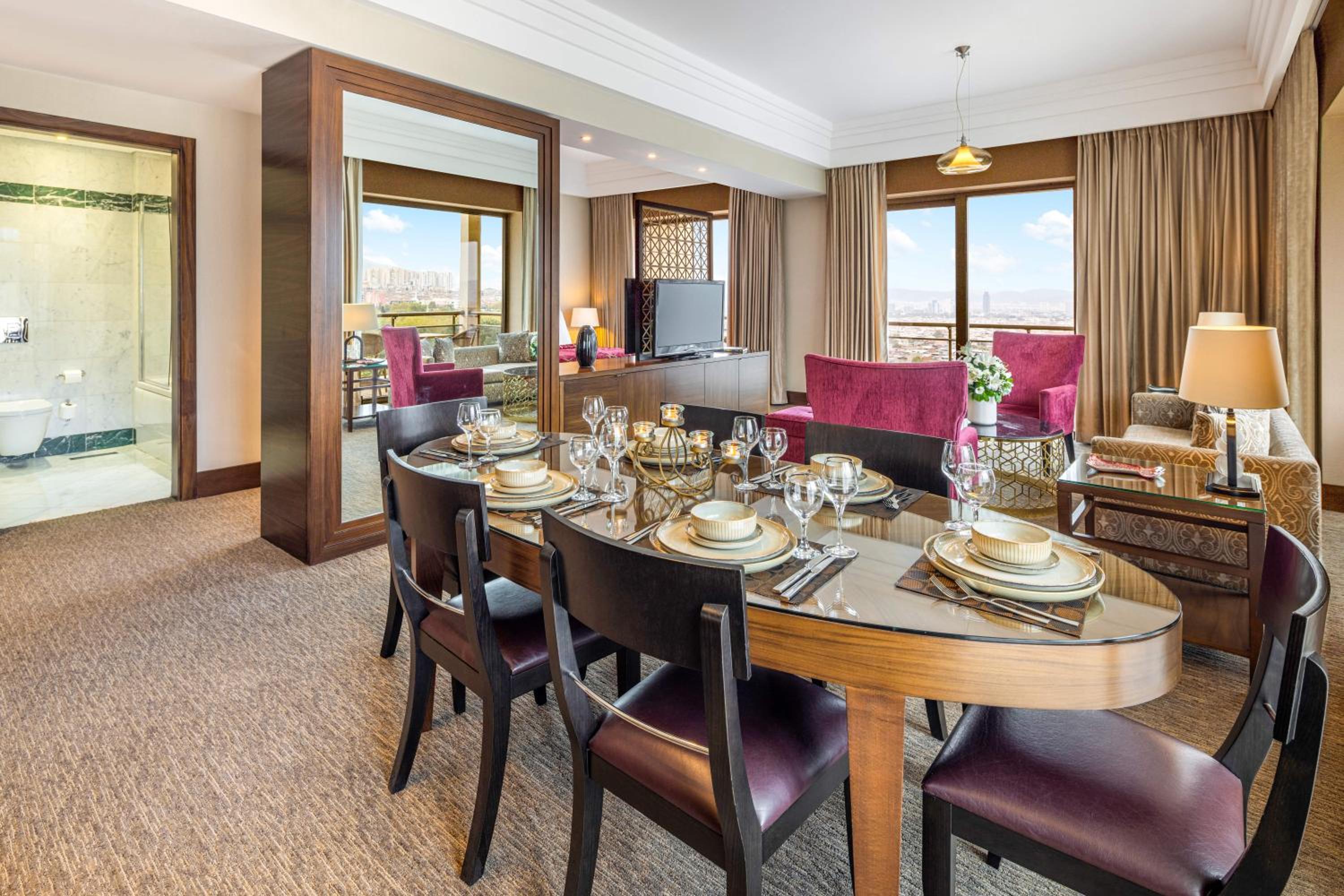 King Suite - Photo 4