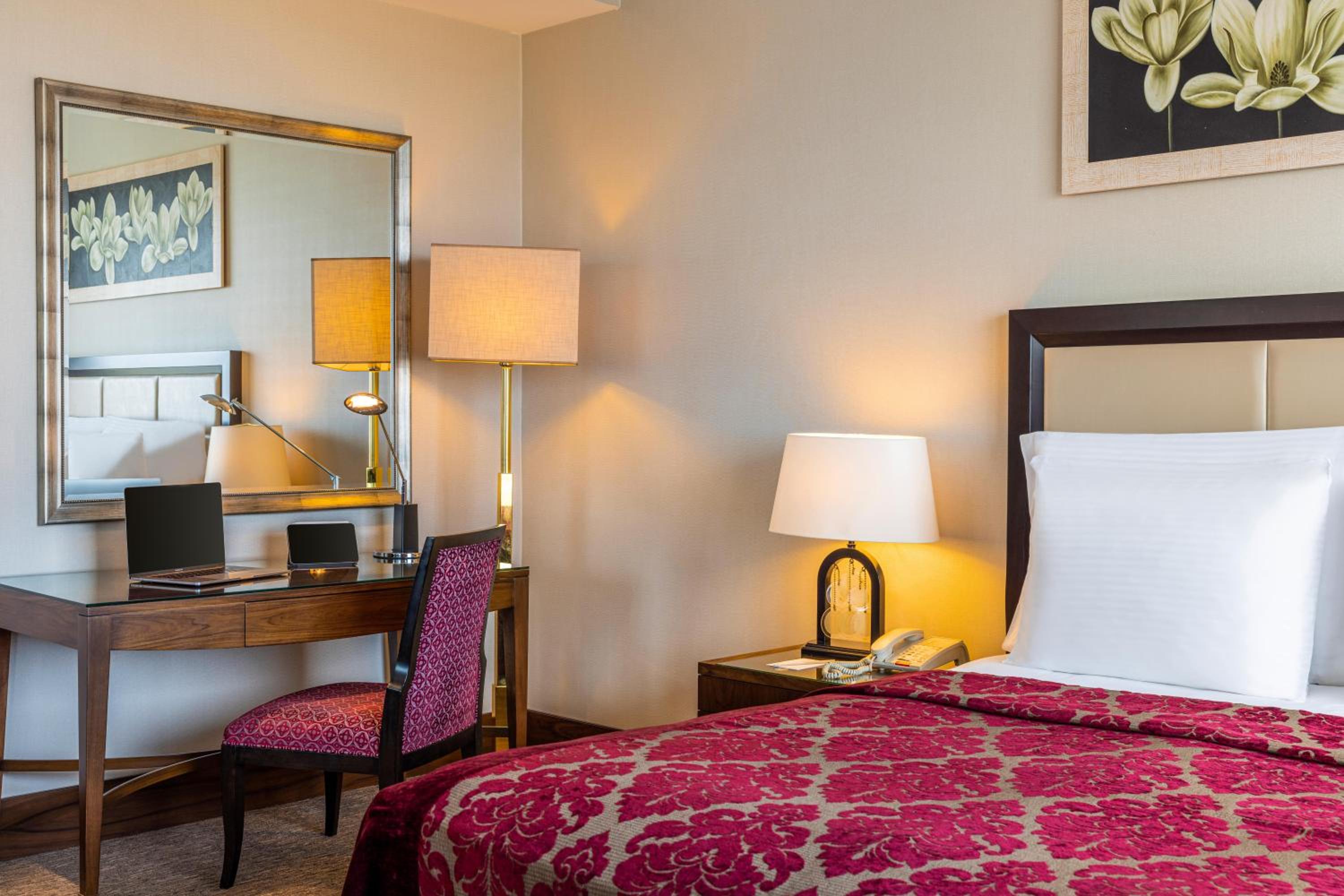 King Suite - Photo 10