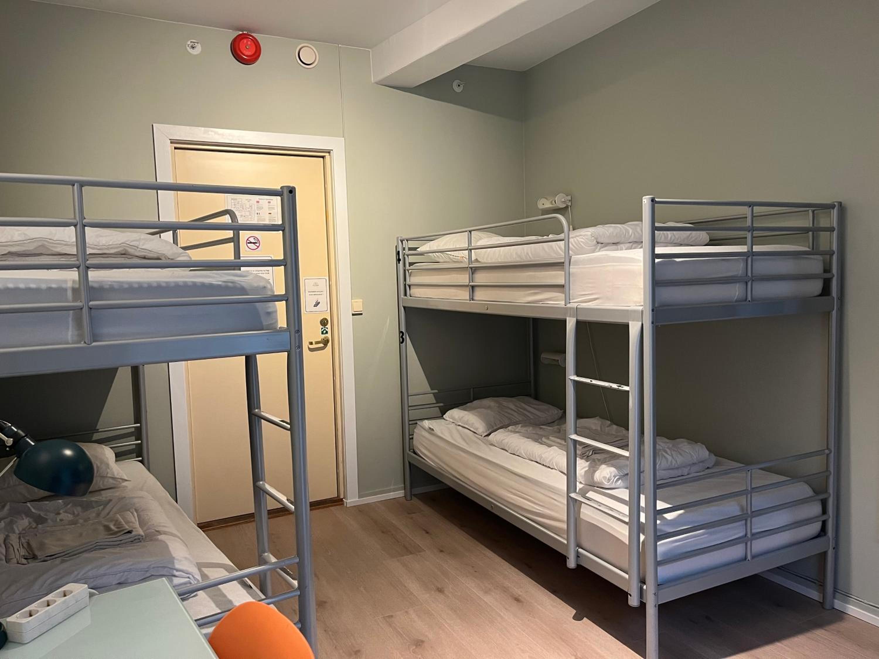 Bed in 4-Bed Male Dormitory Room photo 2