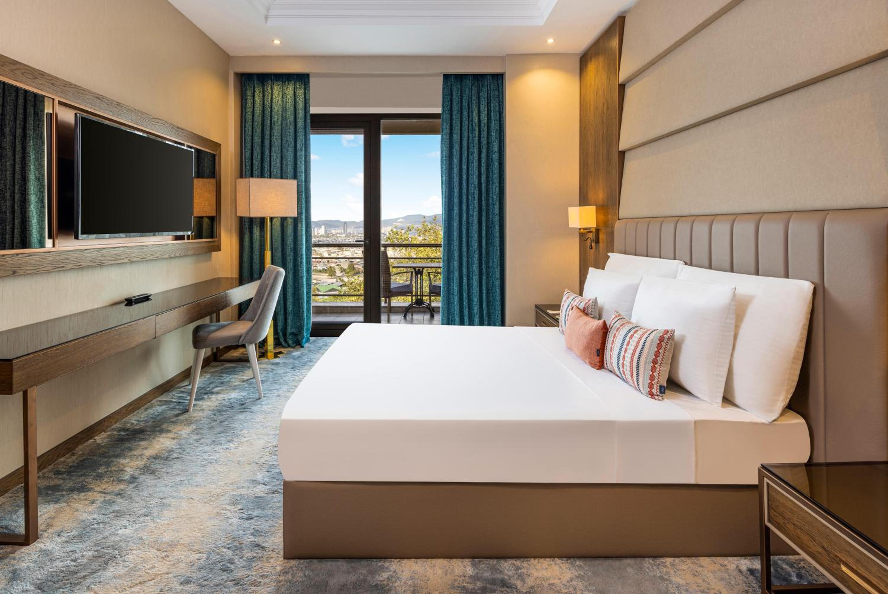Deluxe Suite - Photo 2