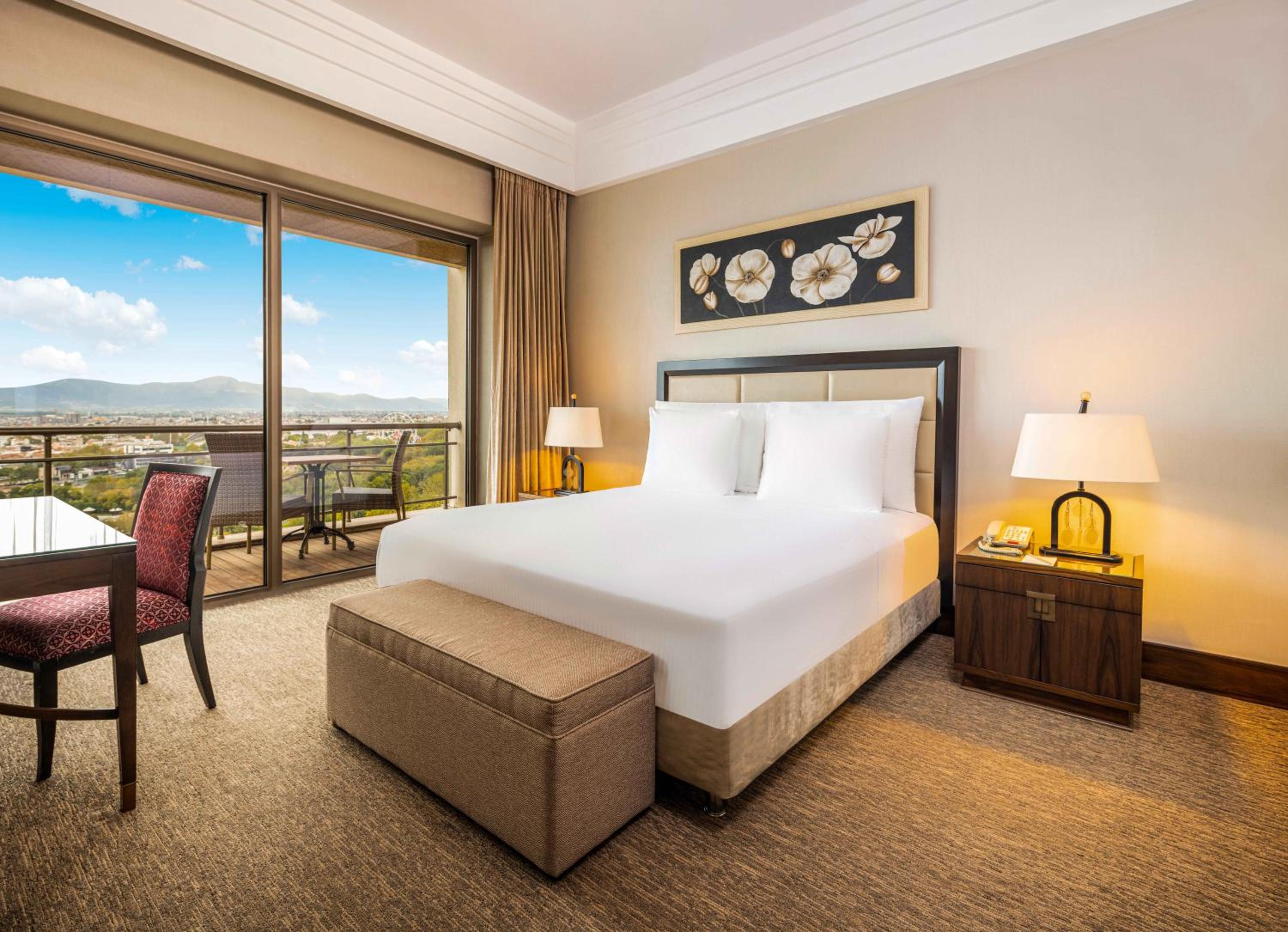 Executive Suite - Photo 8