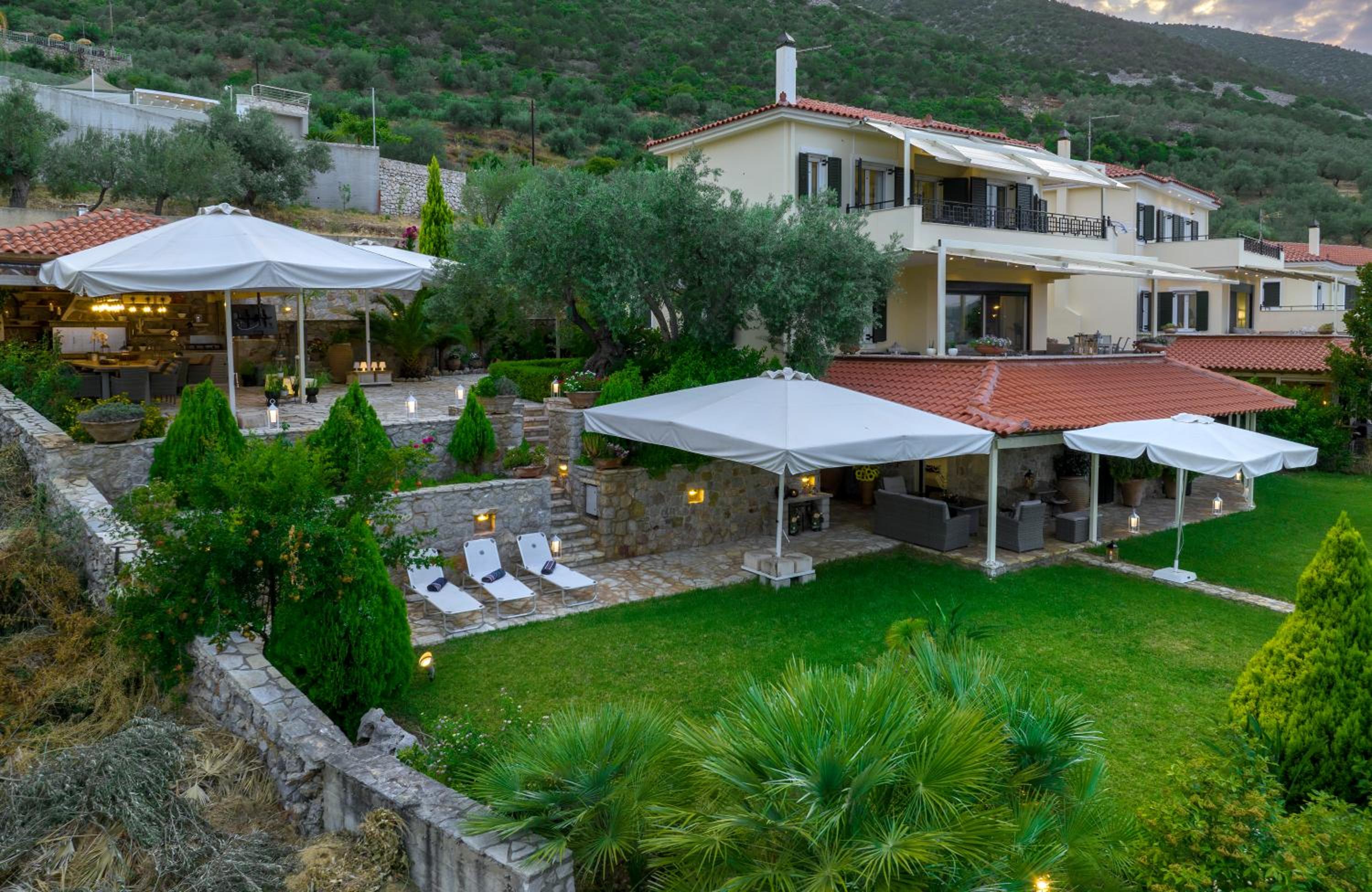 Villa photo 3