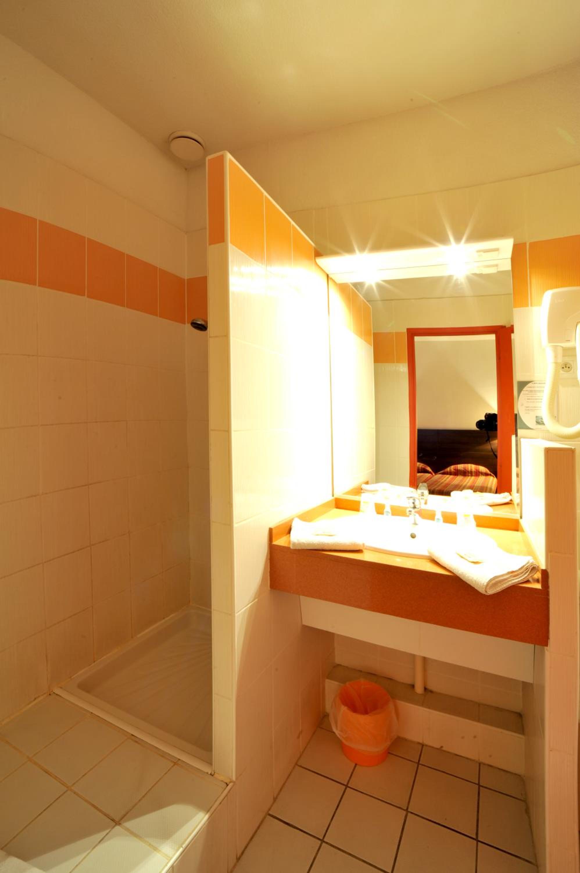 Double Room - Photo 10