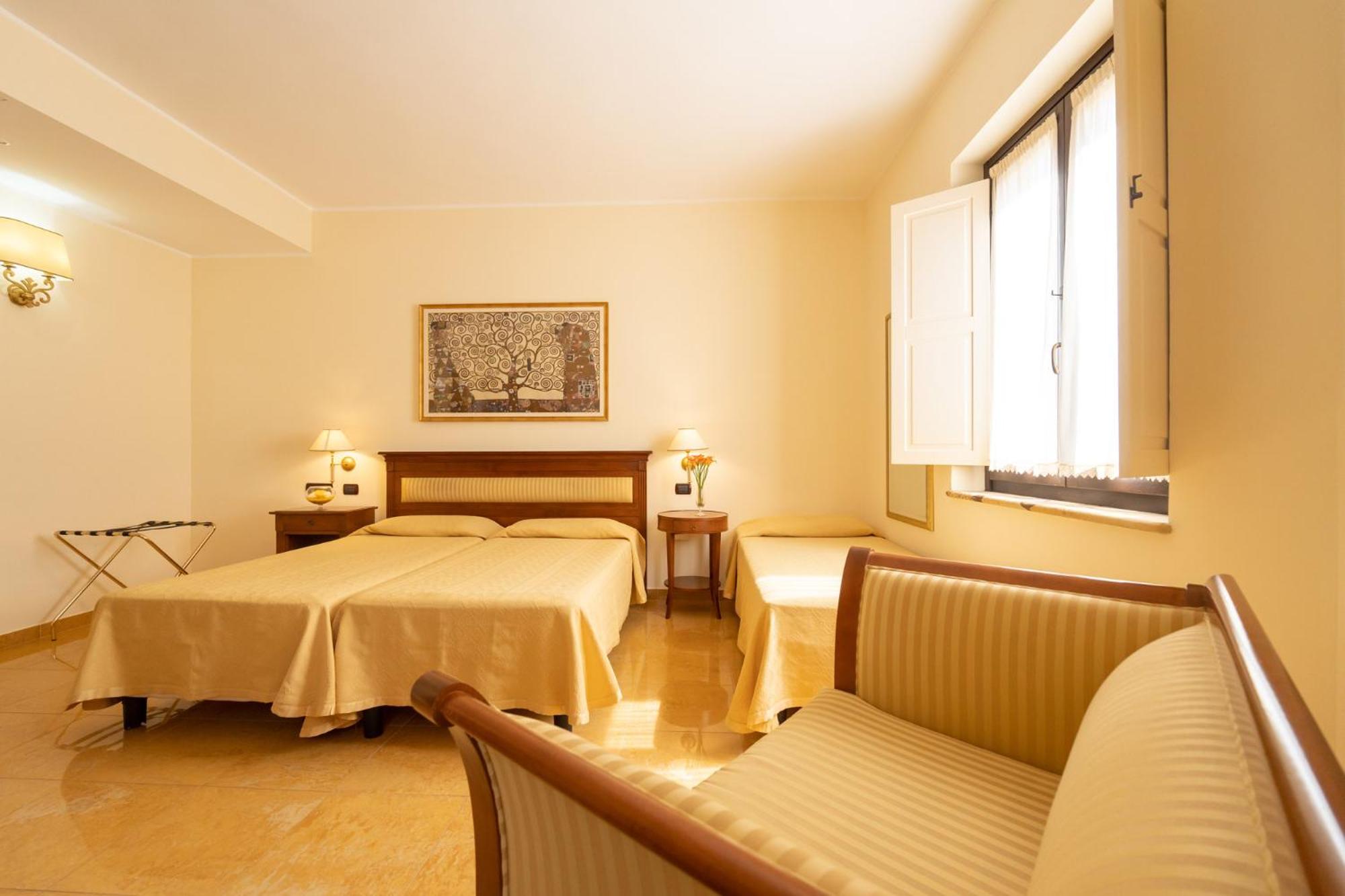 Triple Room - Photo 7