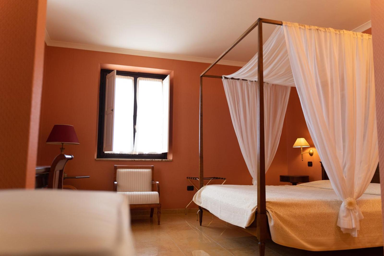 Suite - Photo 3