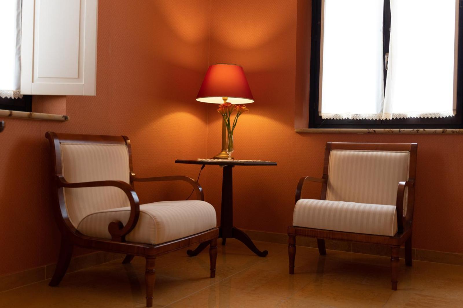 Suite - Photo 9