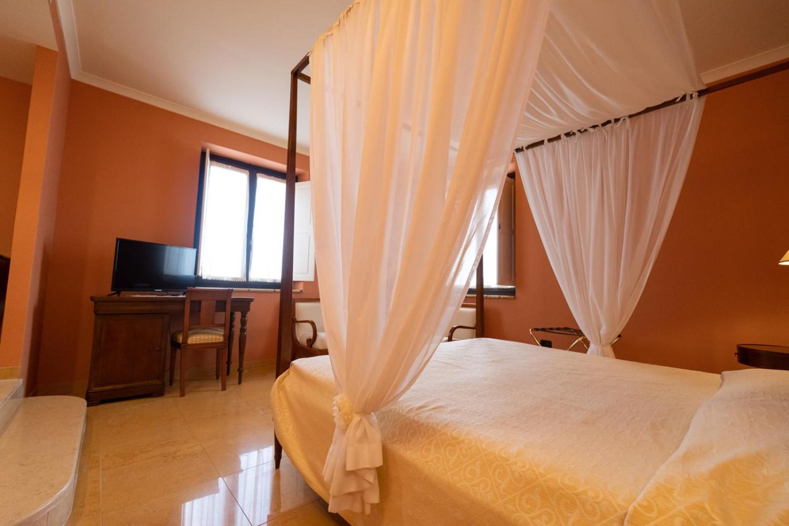 Suite - Photo 2