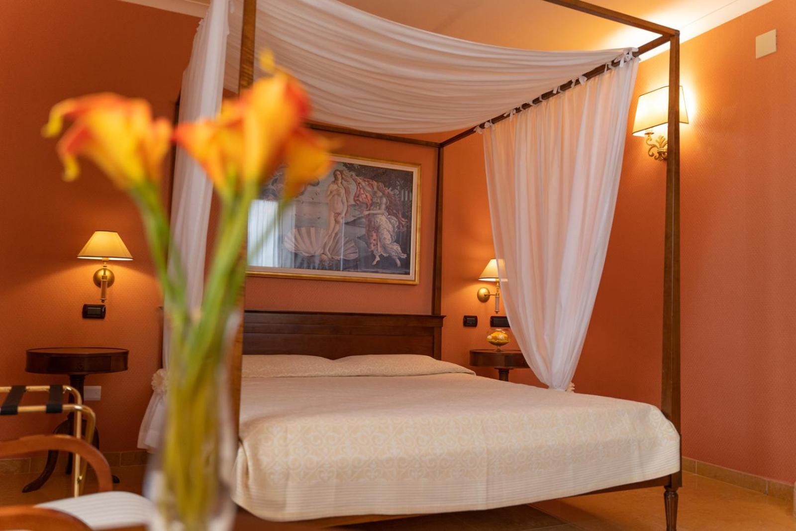 Suite - Photo 7