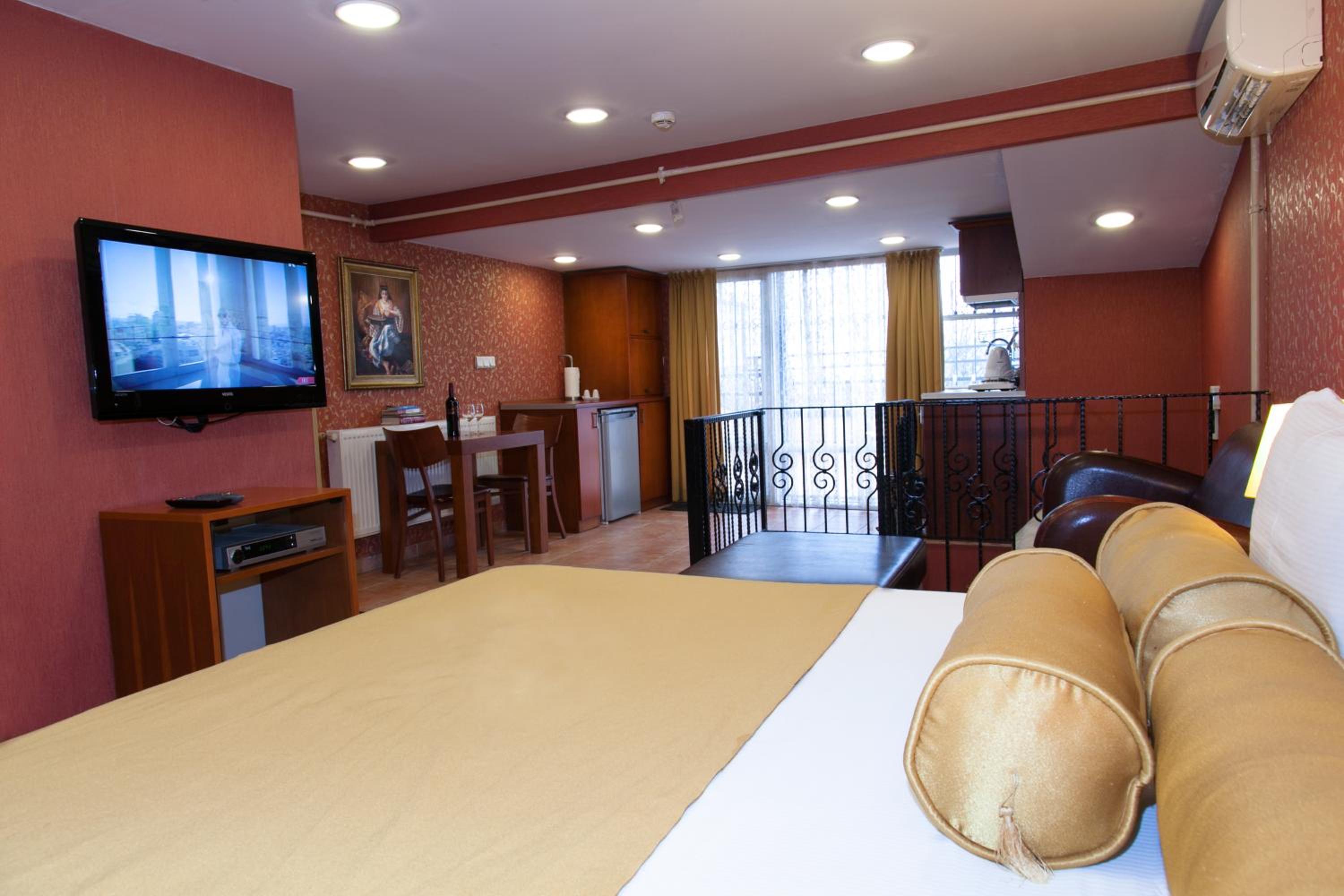 Deluxe Suite with Sea View photo 3