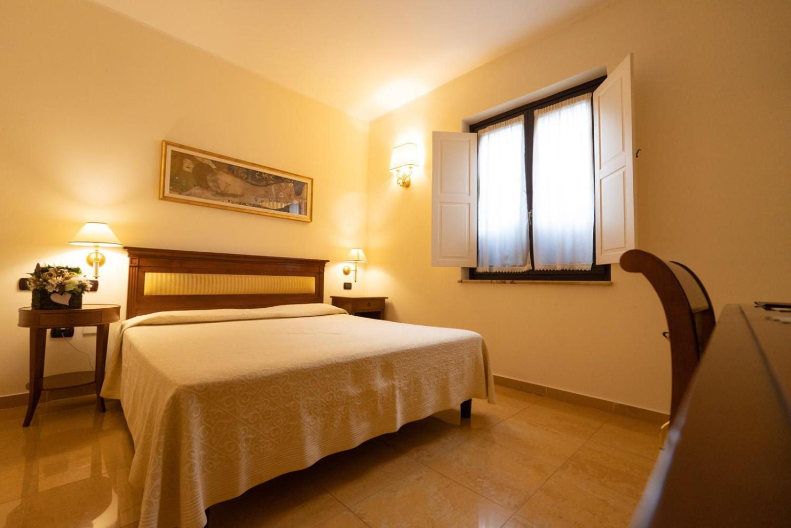 Double or Twin Room - Photo 17
