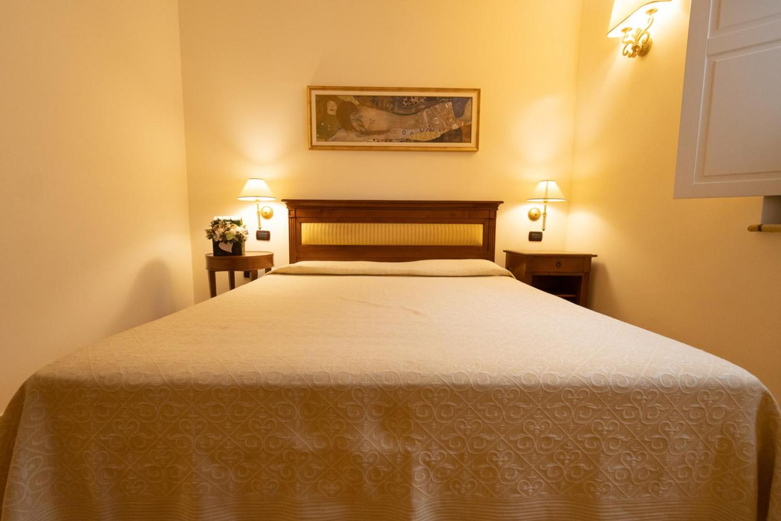 Double or Twin Room - Photo 1