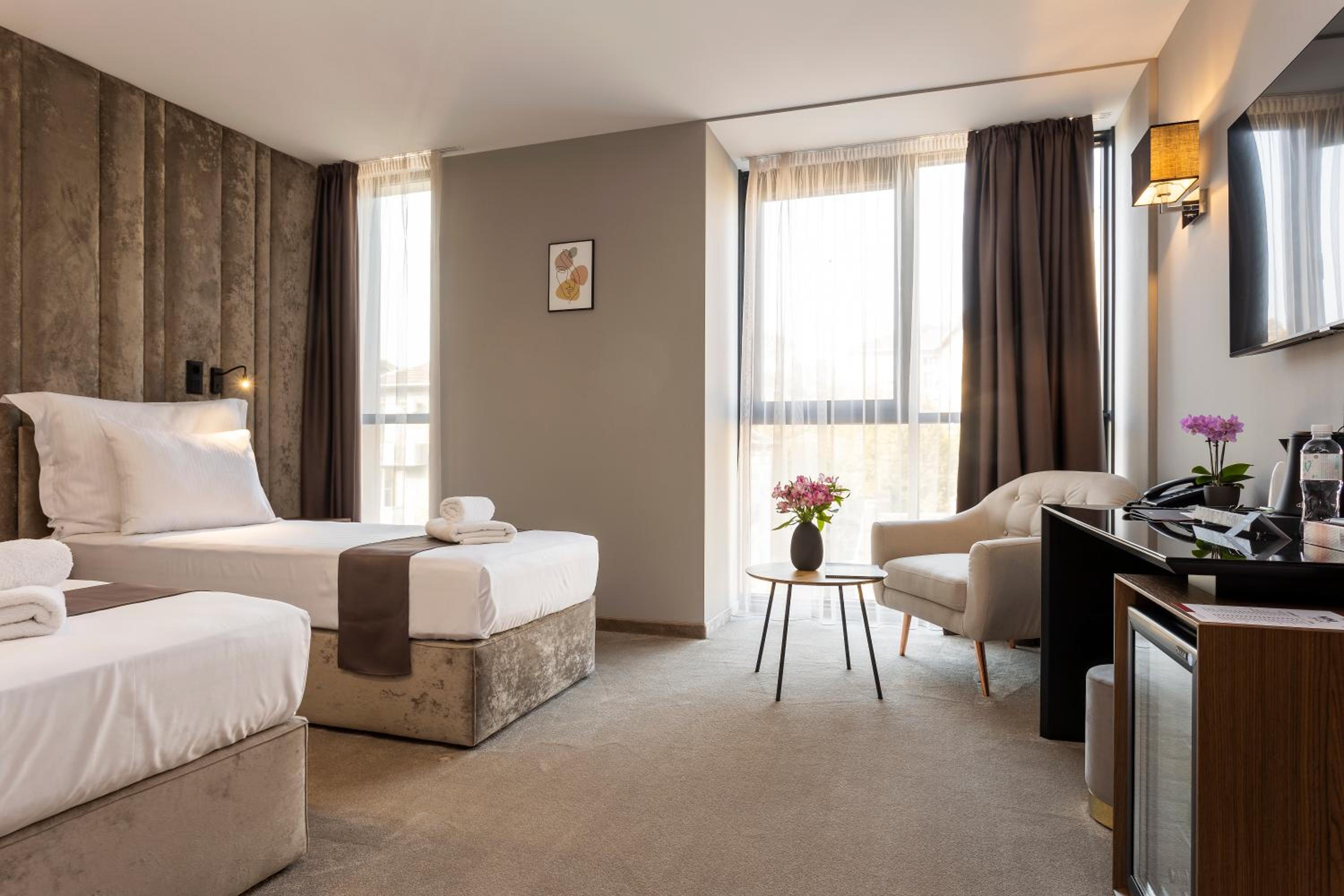 Deluxe Double or Twin Room	 - Photo 1