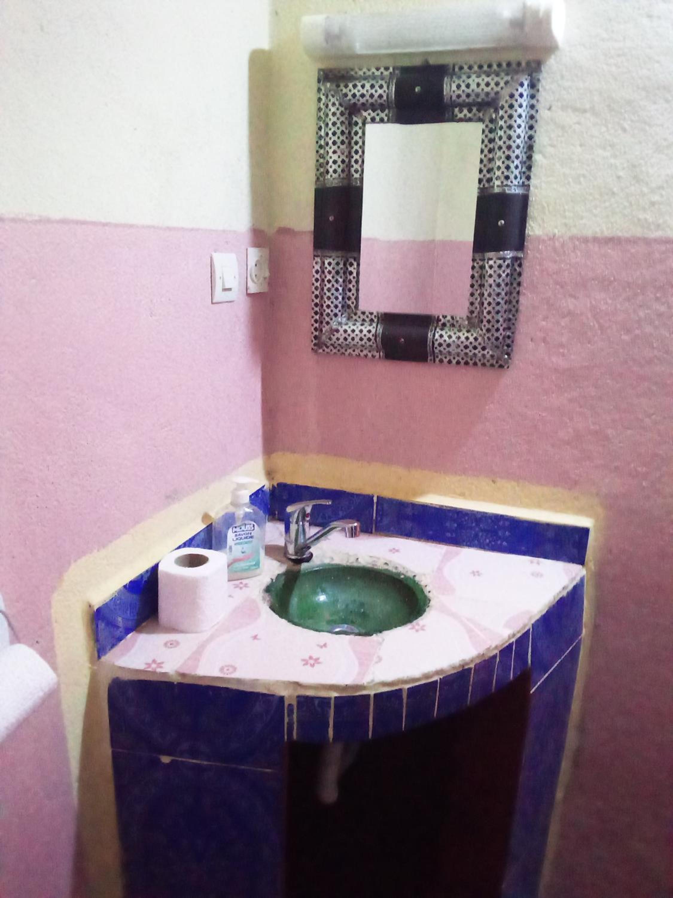 Double Room with Private Bathroom - Photo 3