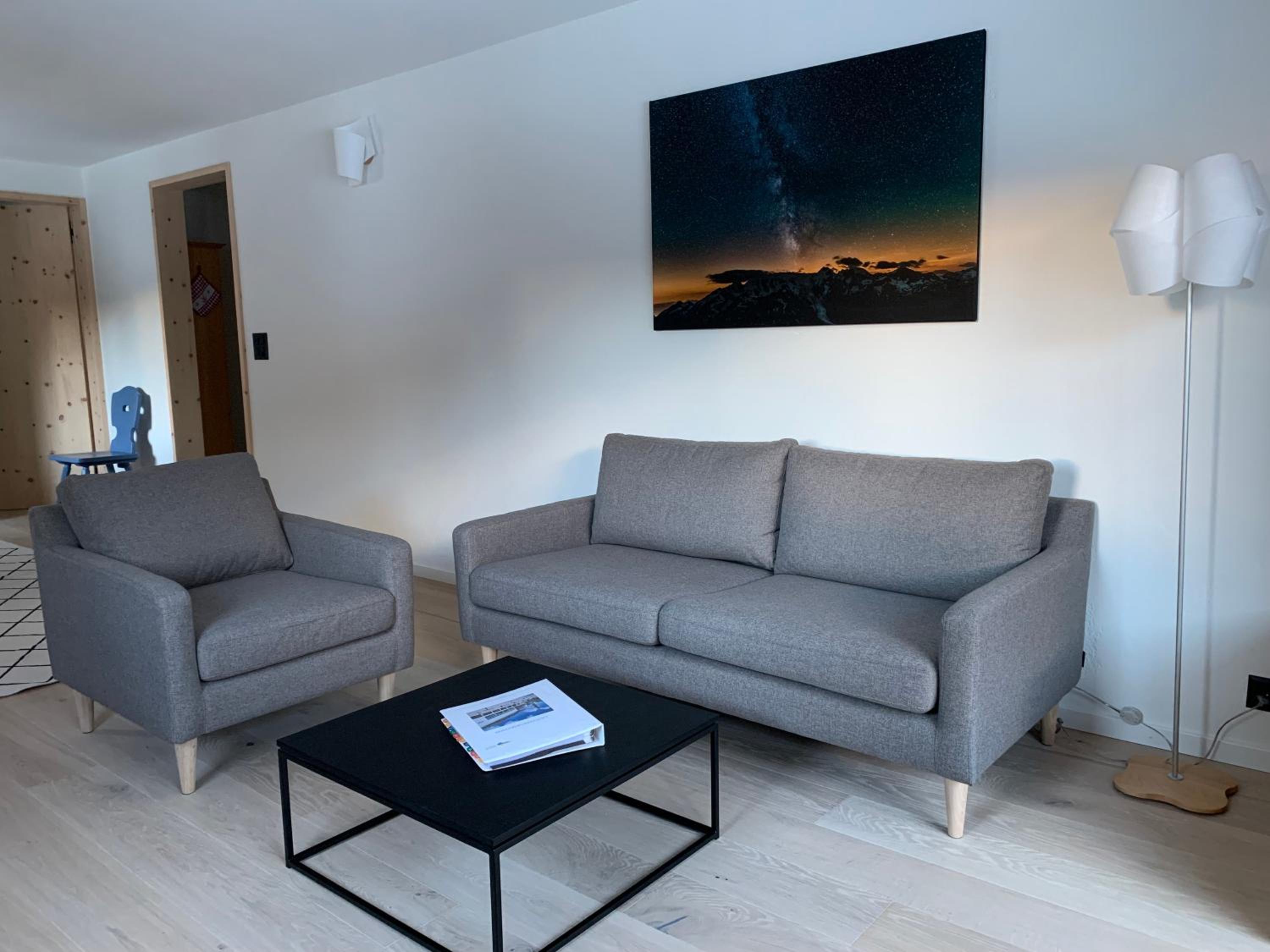 One-Bedroom Apartment photo 1