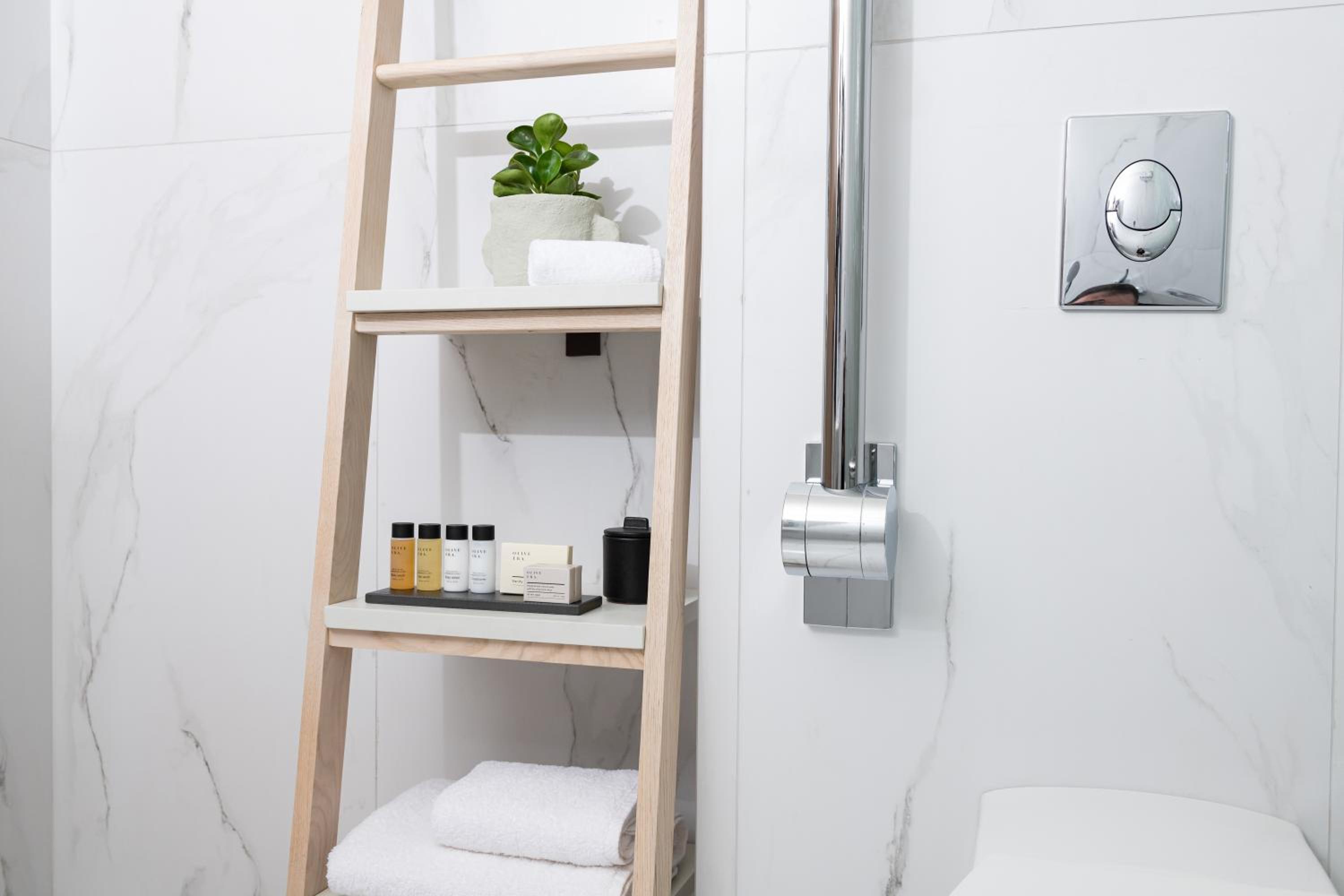 Double Room - Disability Access - Photo 8