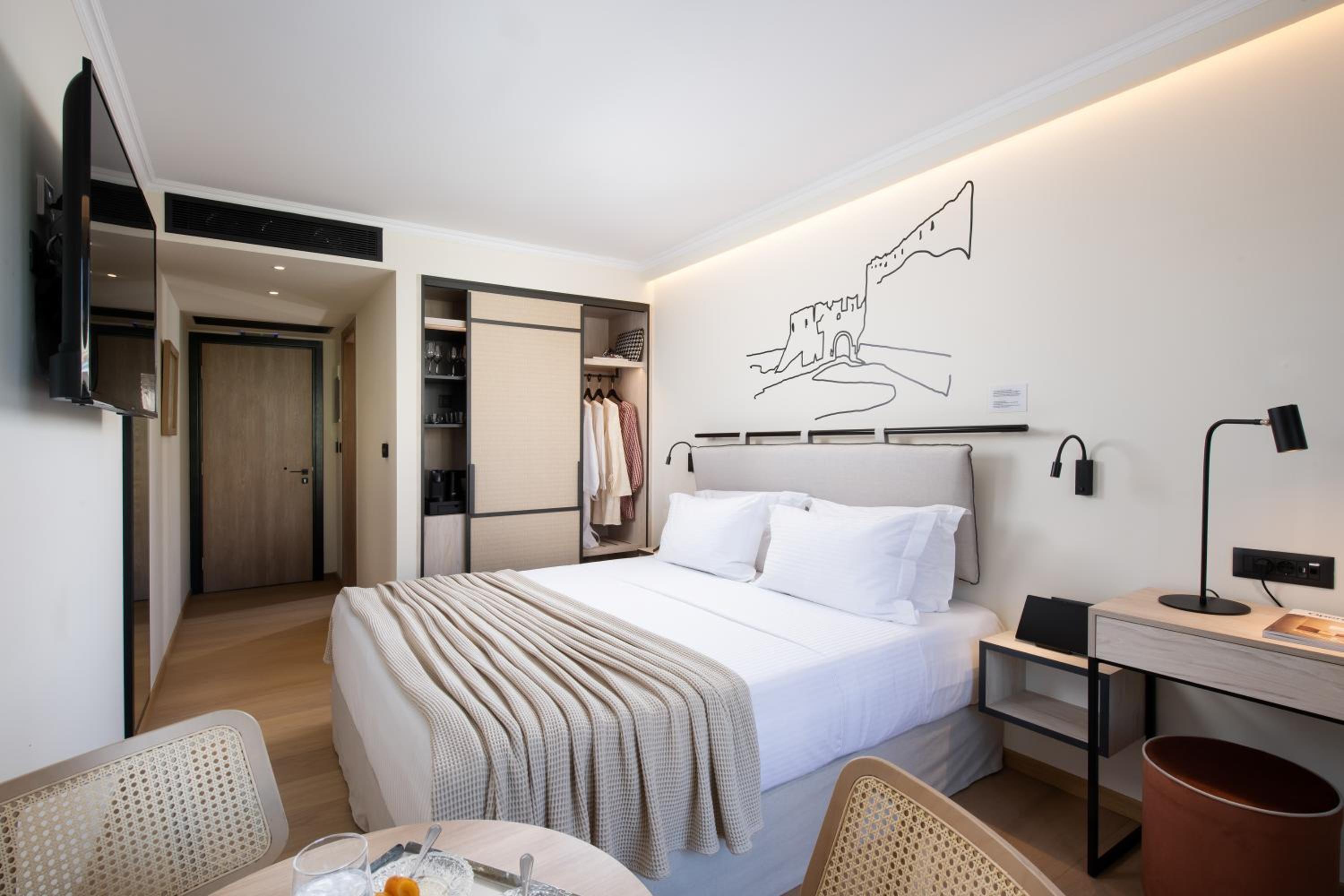 Deluxe Double or Twin Room - Photo 15