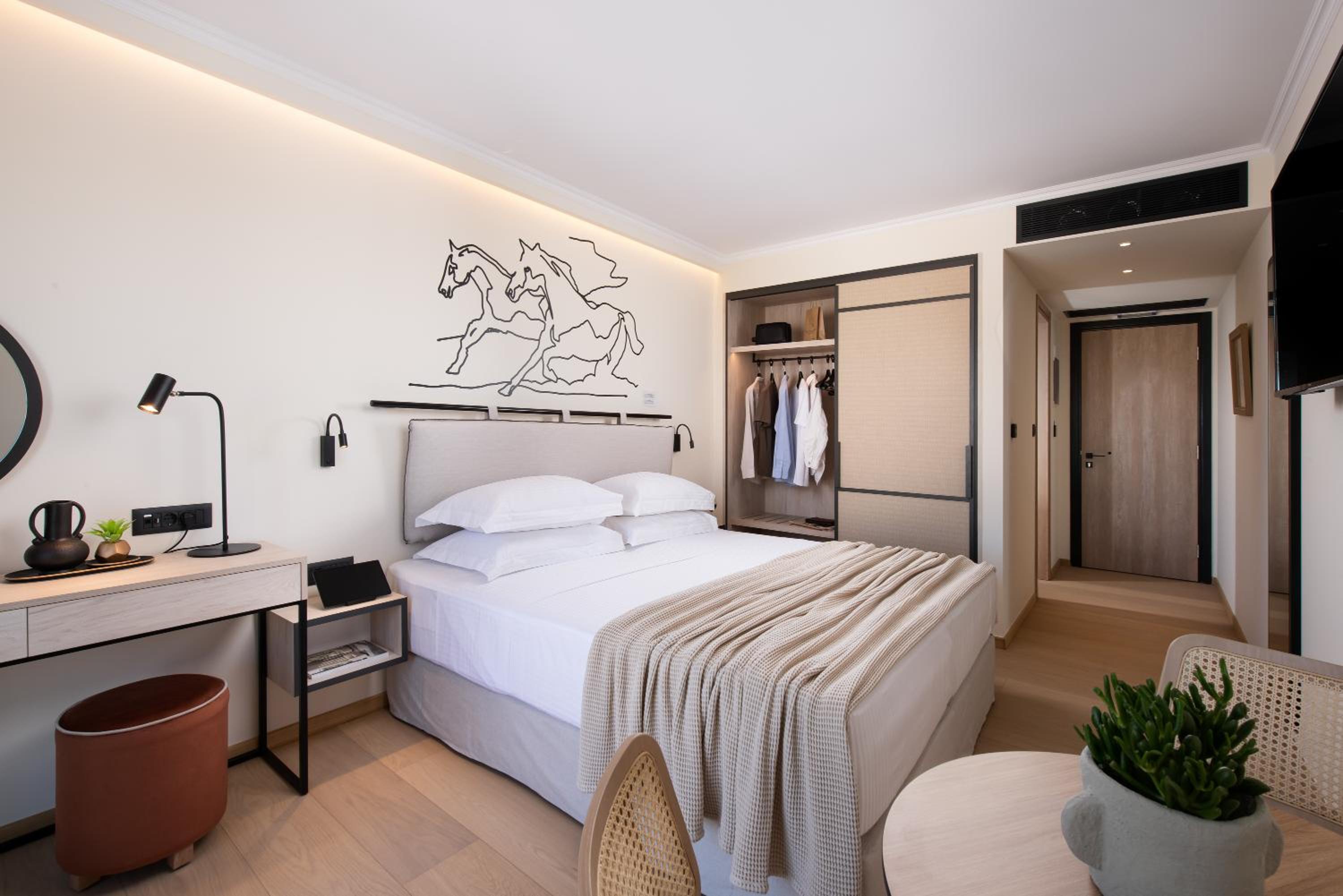 Deluxe Double or Twin Room - Photo 19