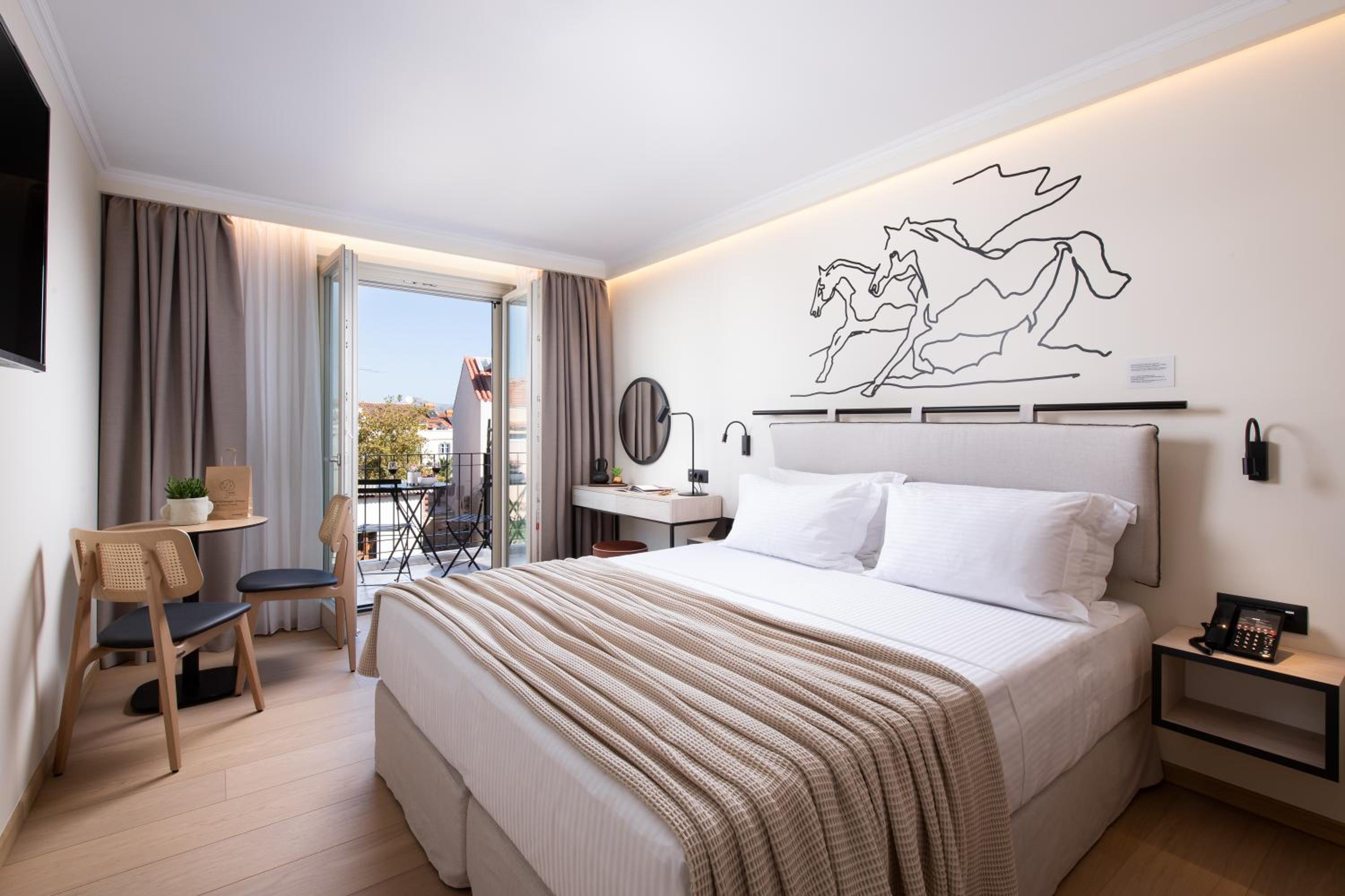 Deluxe Double or Twin Room - Photo 21