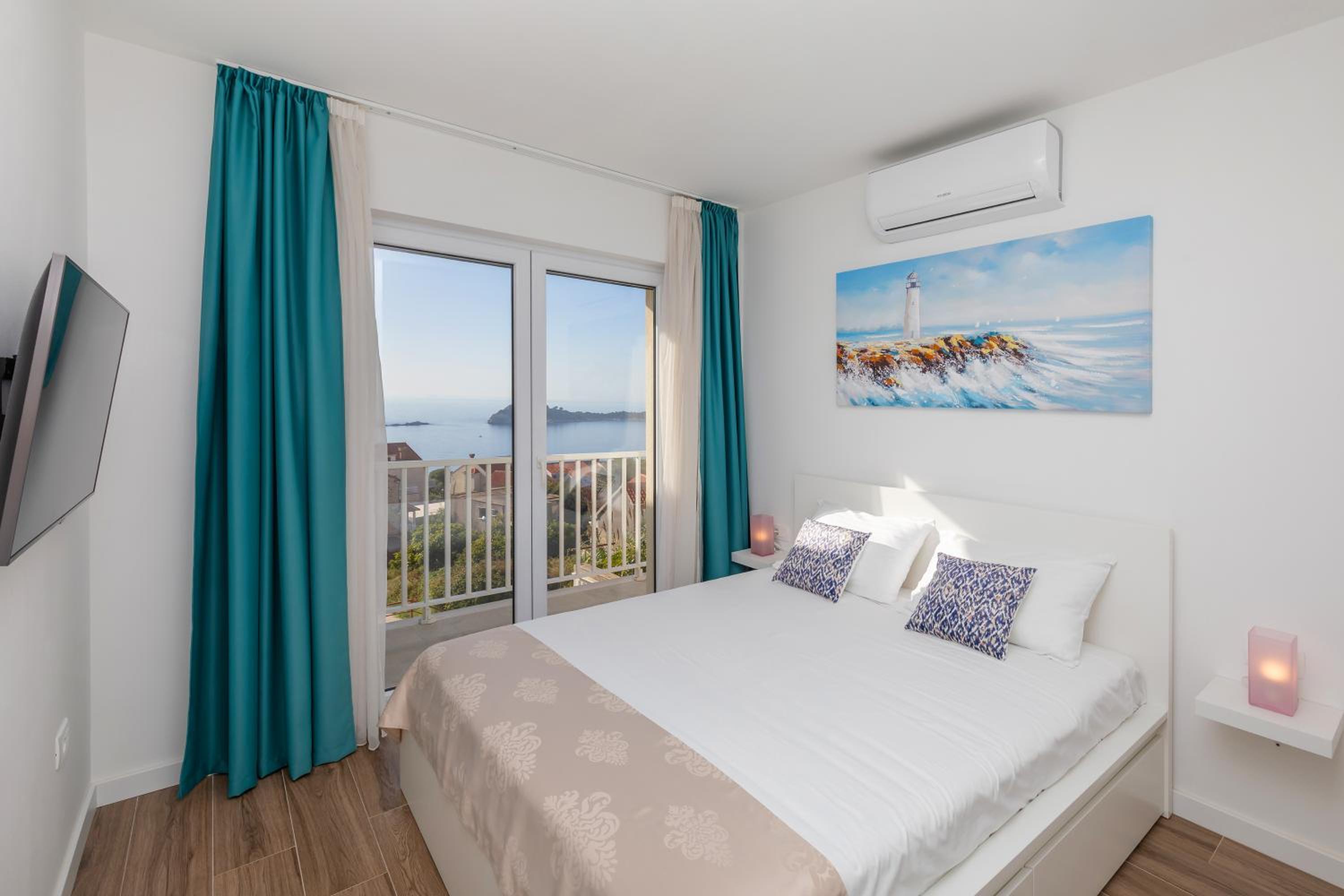 Studio Apartment with Sea View photo 2