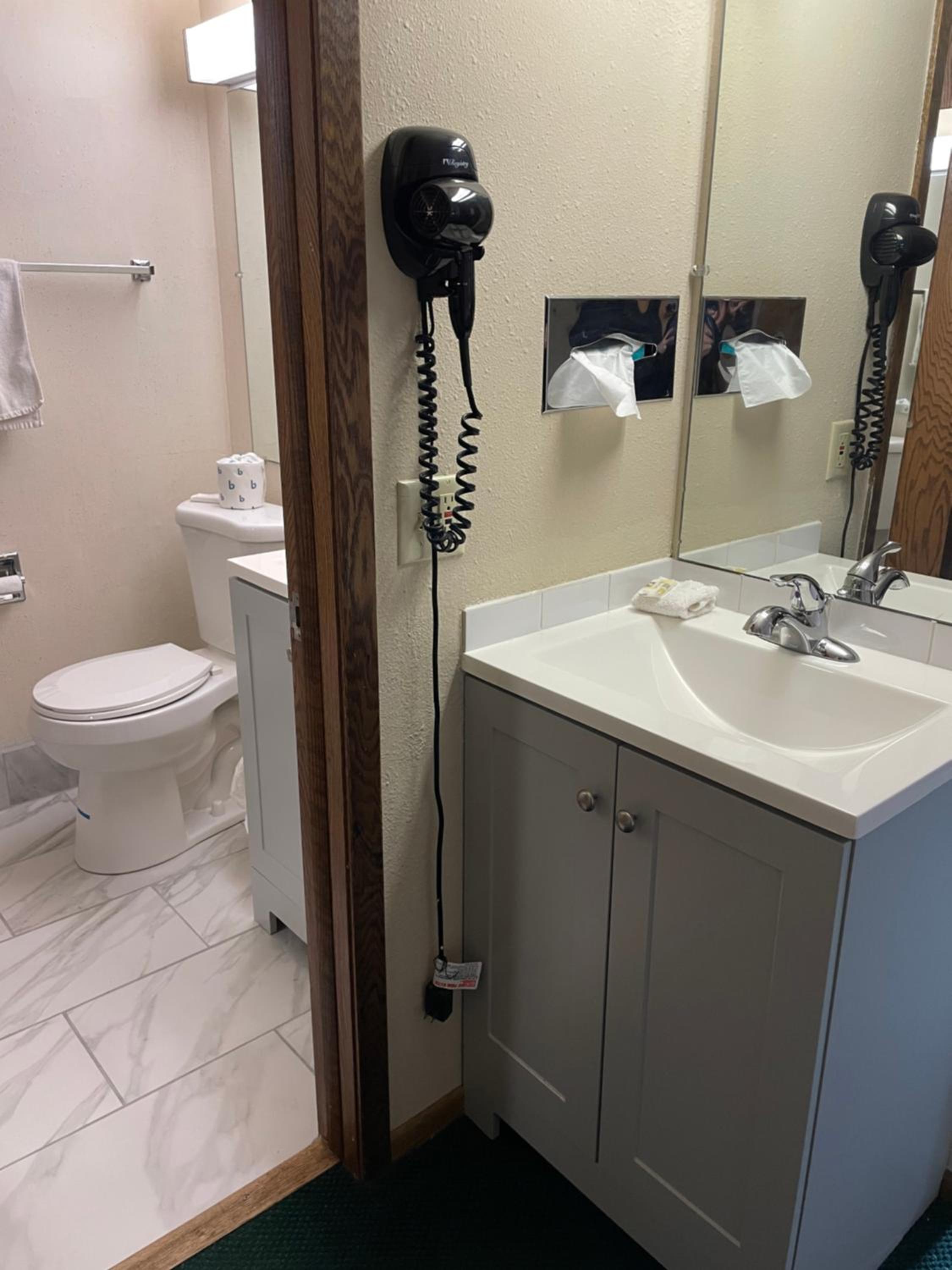 King Suite with Spa Bath photo 2