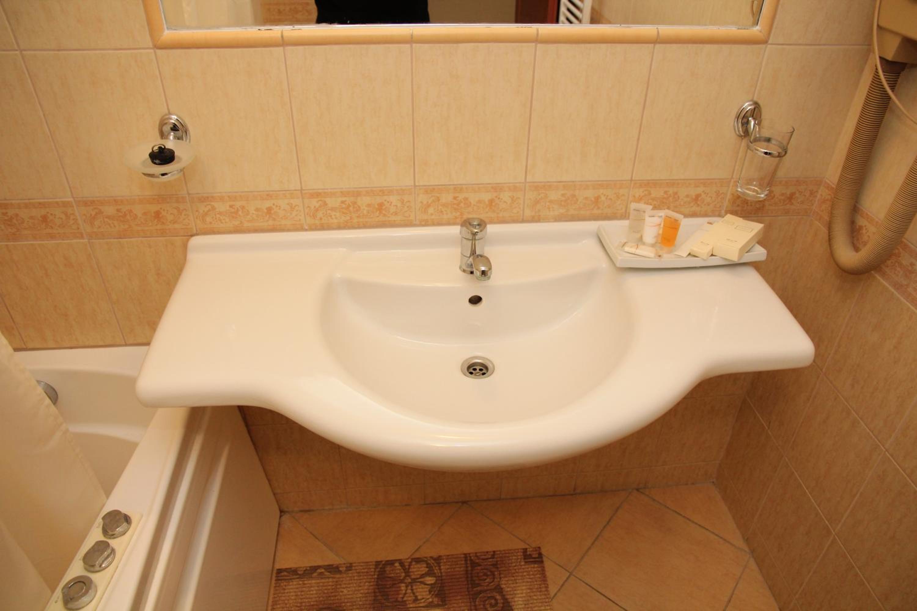 Single Room photo 2