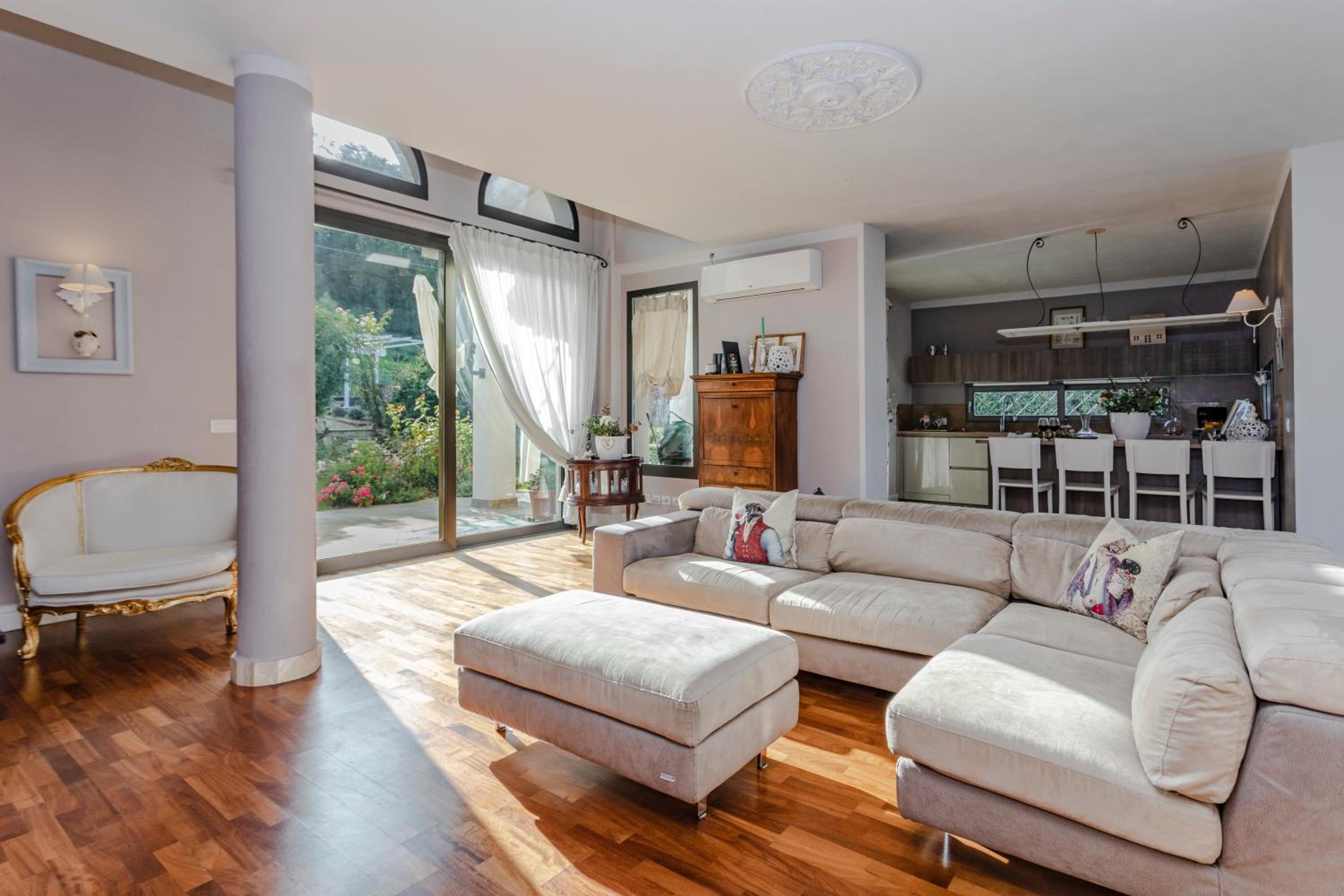 Villa photo 1