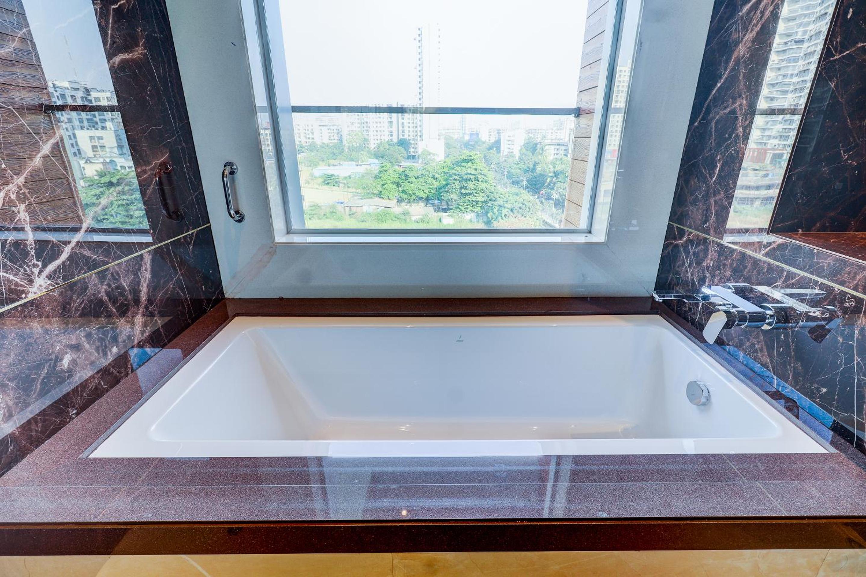 Deluxe Suite photo 2