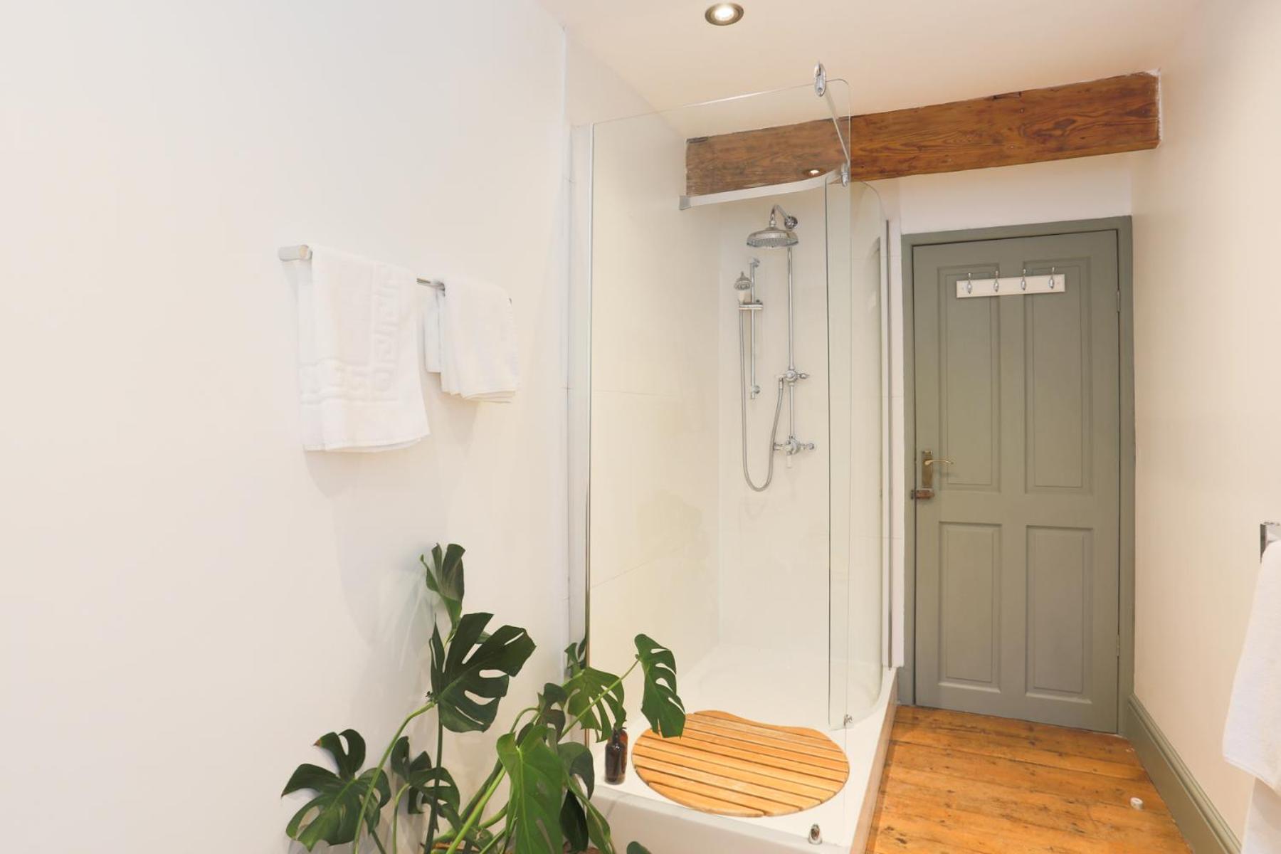One-Bedroom House photo 2