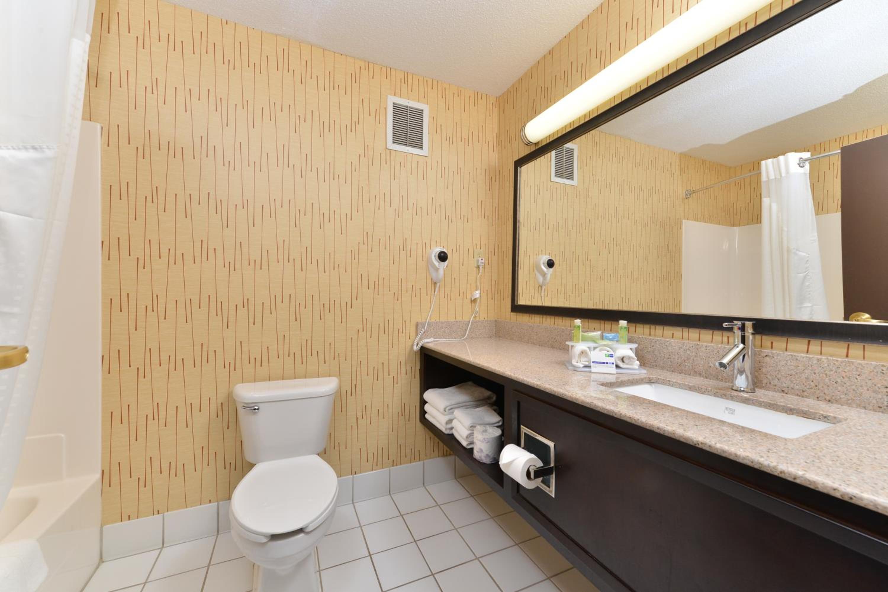 King Room - Hearing Accessible - Non-Smoking - Photo 2