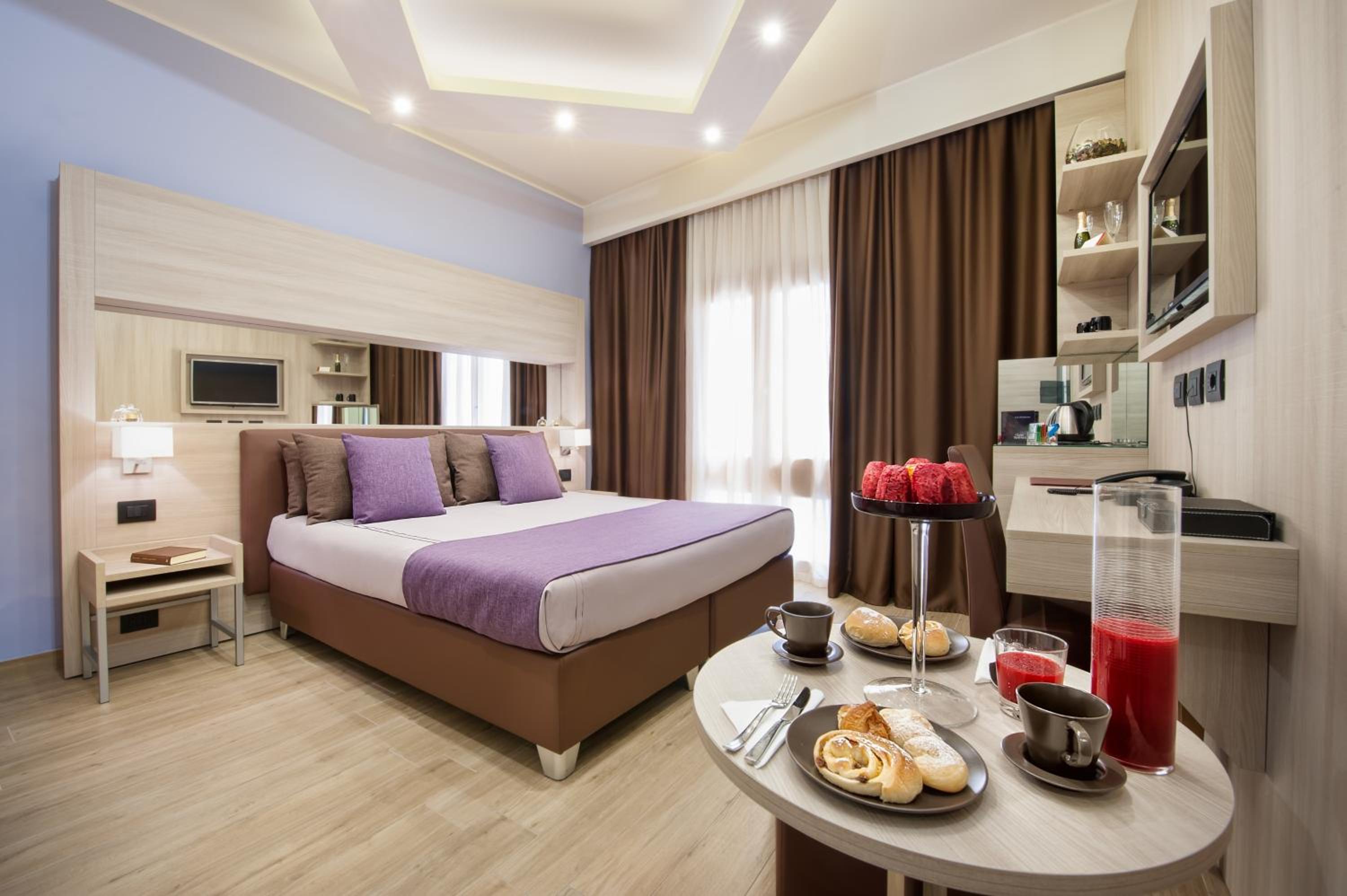 Deluxe Double Room - Photo 1