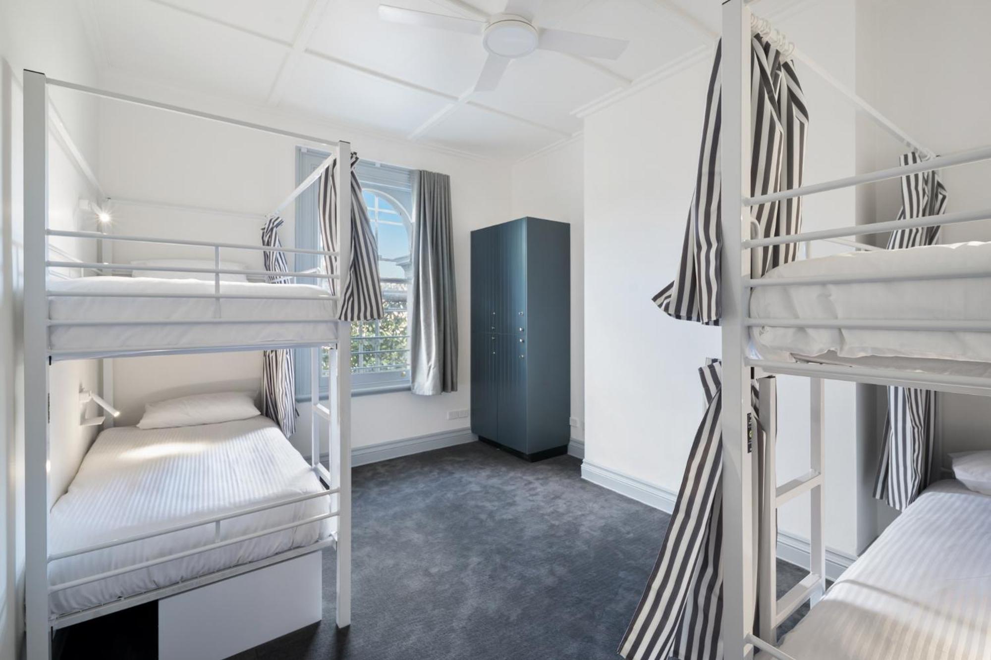Bed in 4-Bed Mixed Dormitory Room photo 2