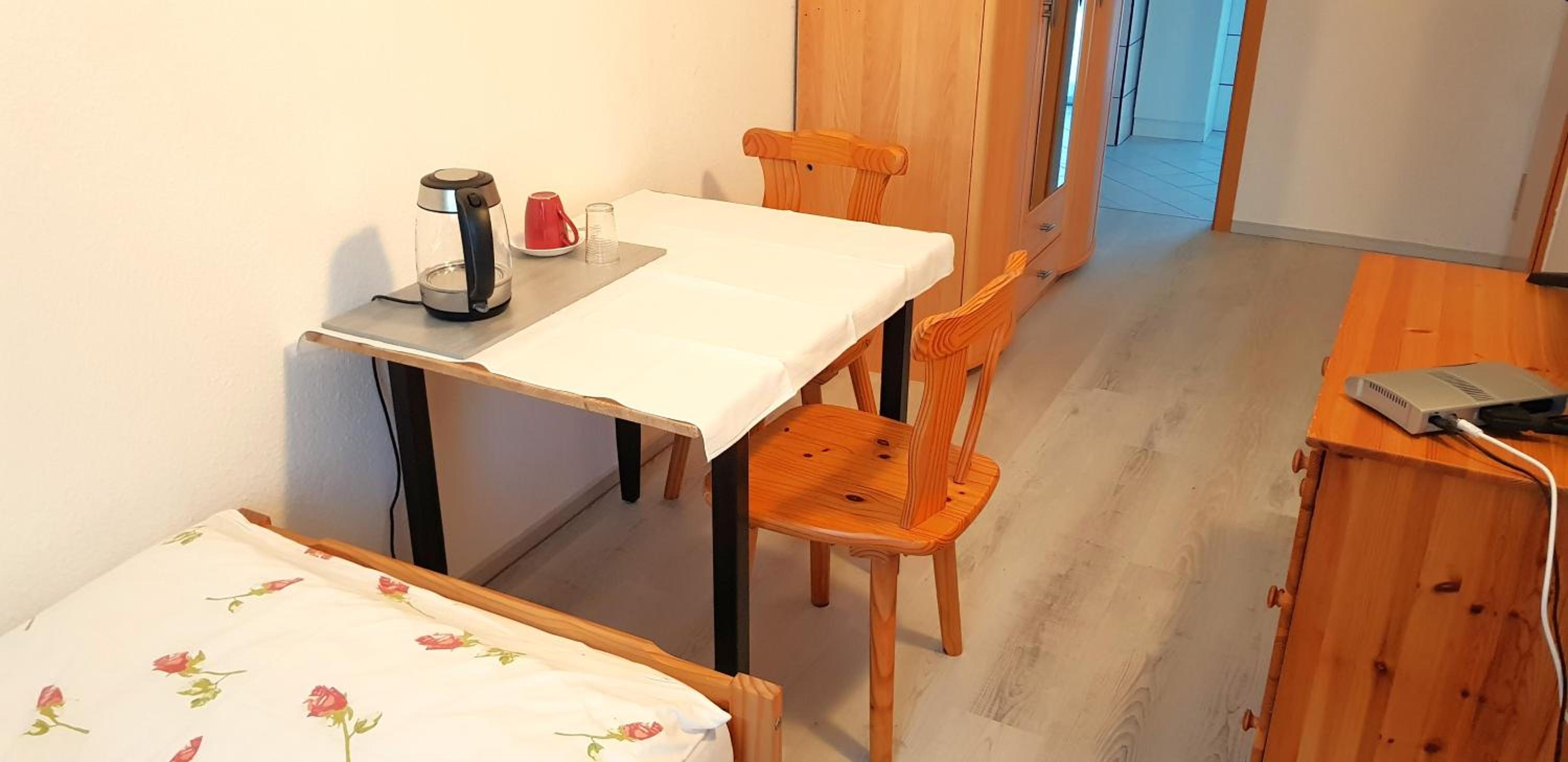 Single Room with Bathroom photo 2