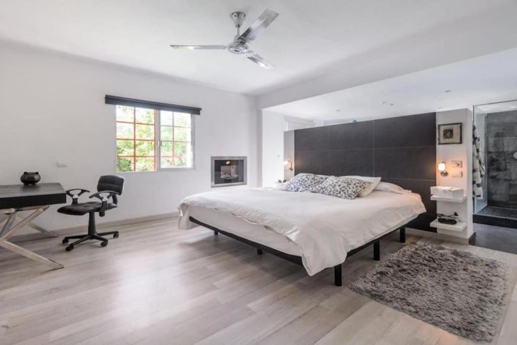 Three-Bedroom Villa photo 3