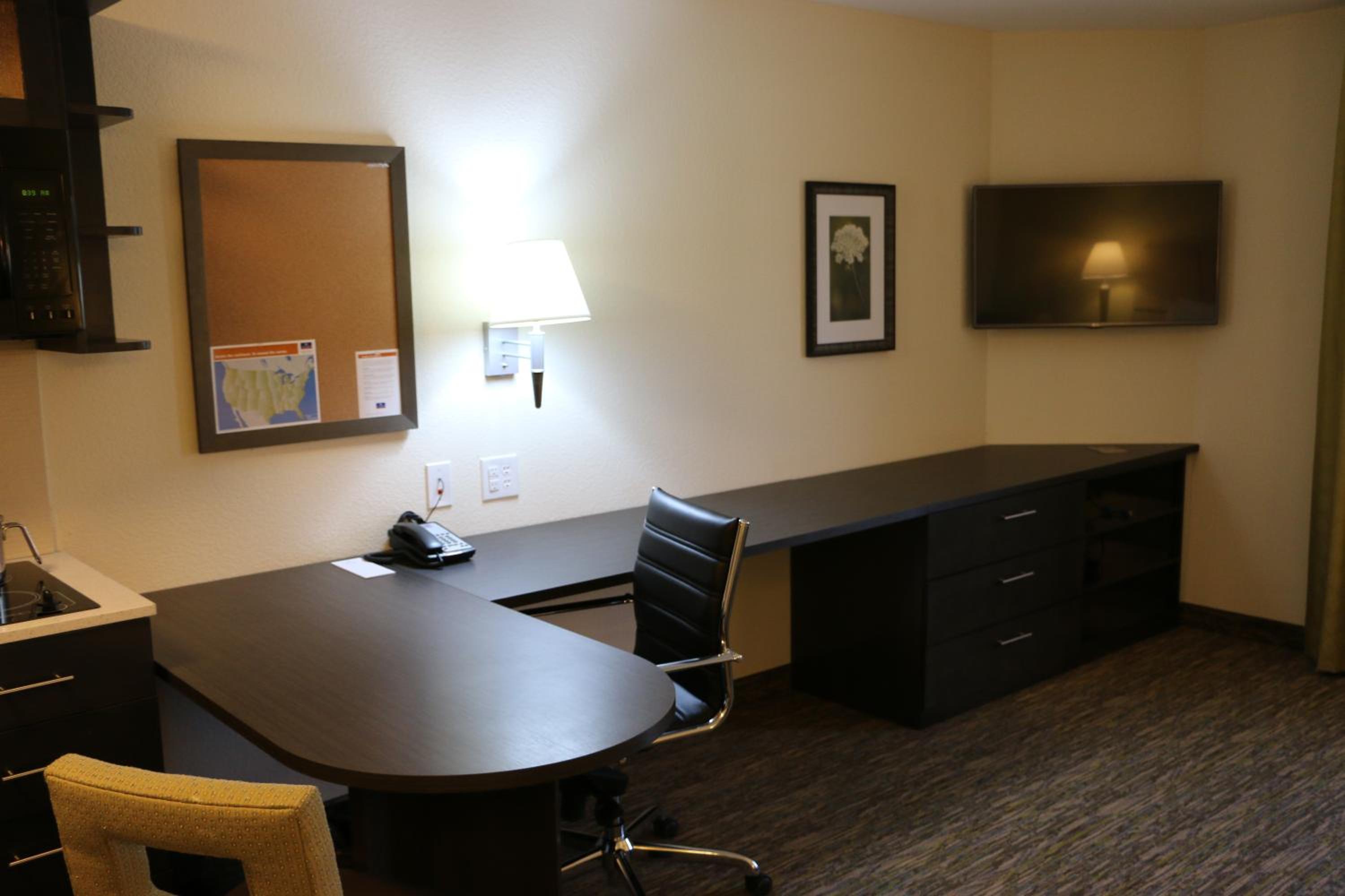 Queen Studio Suite photo 1