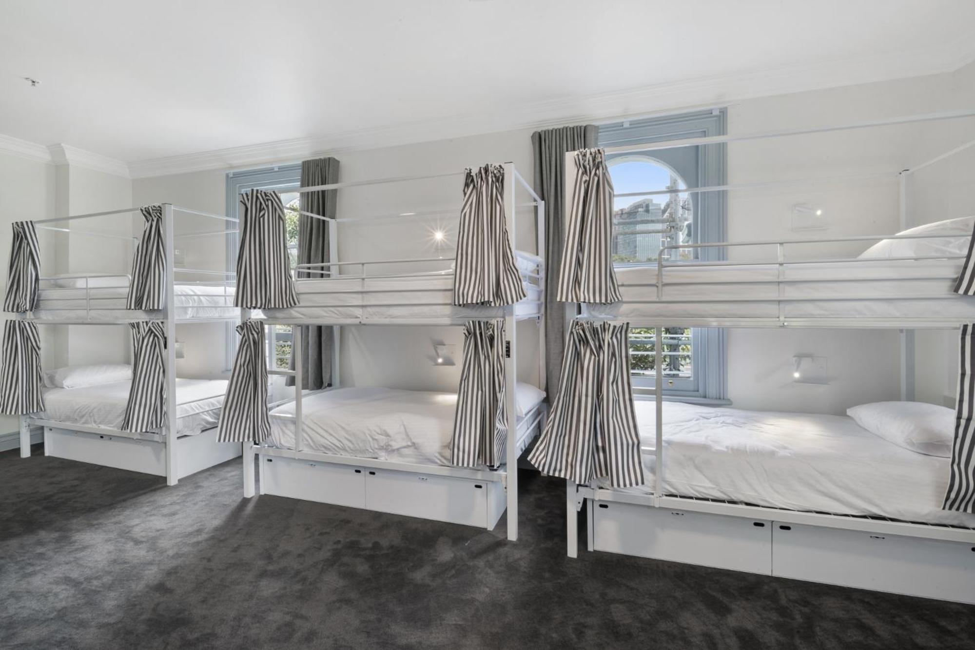 Bed in 10-Bed Deluxe Ensuite photo 2