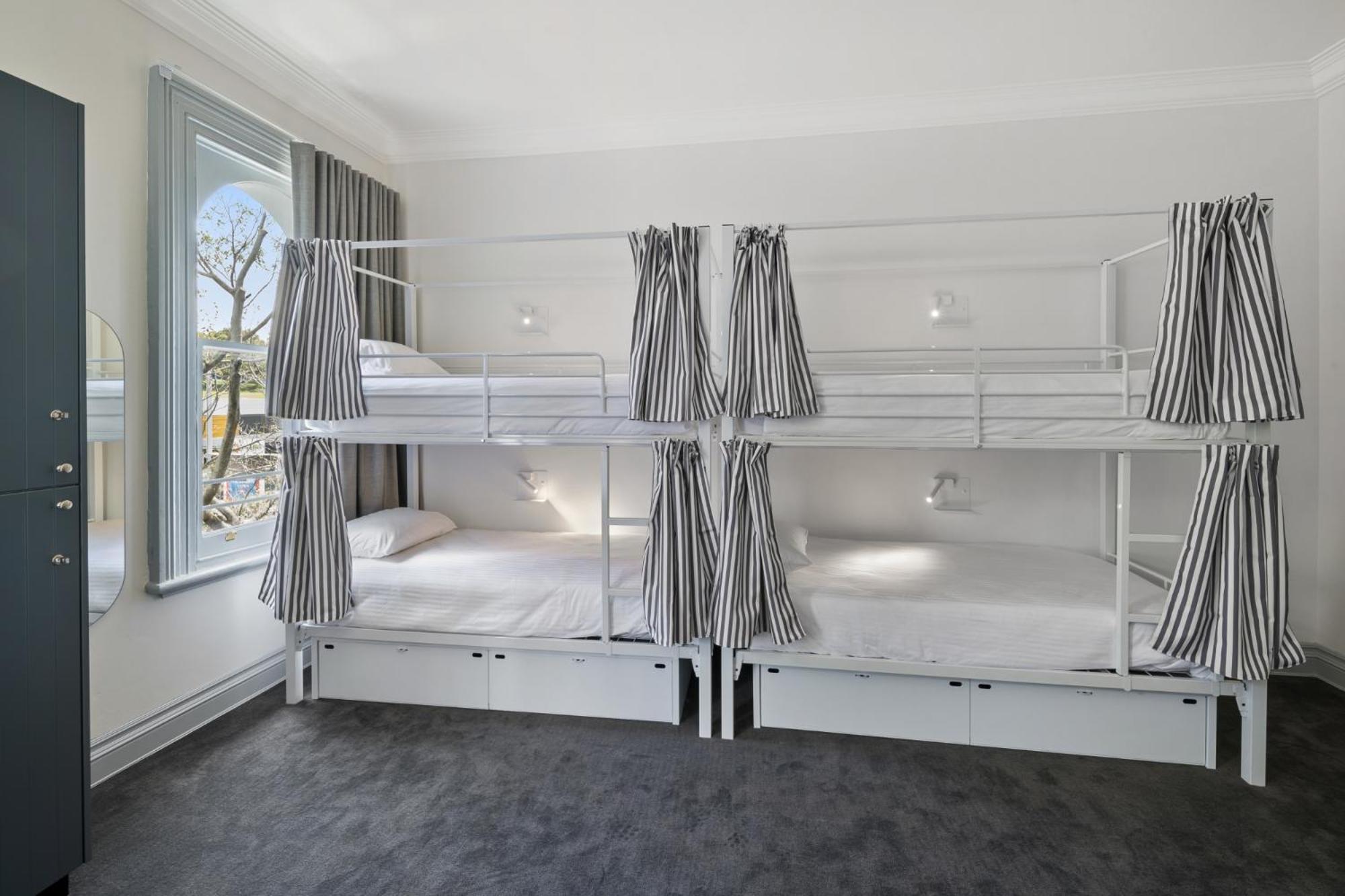 Bed in 8-Bed Mixed Dormitory Room photo 2