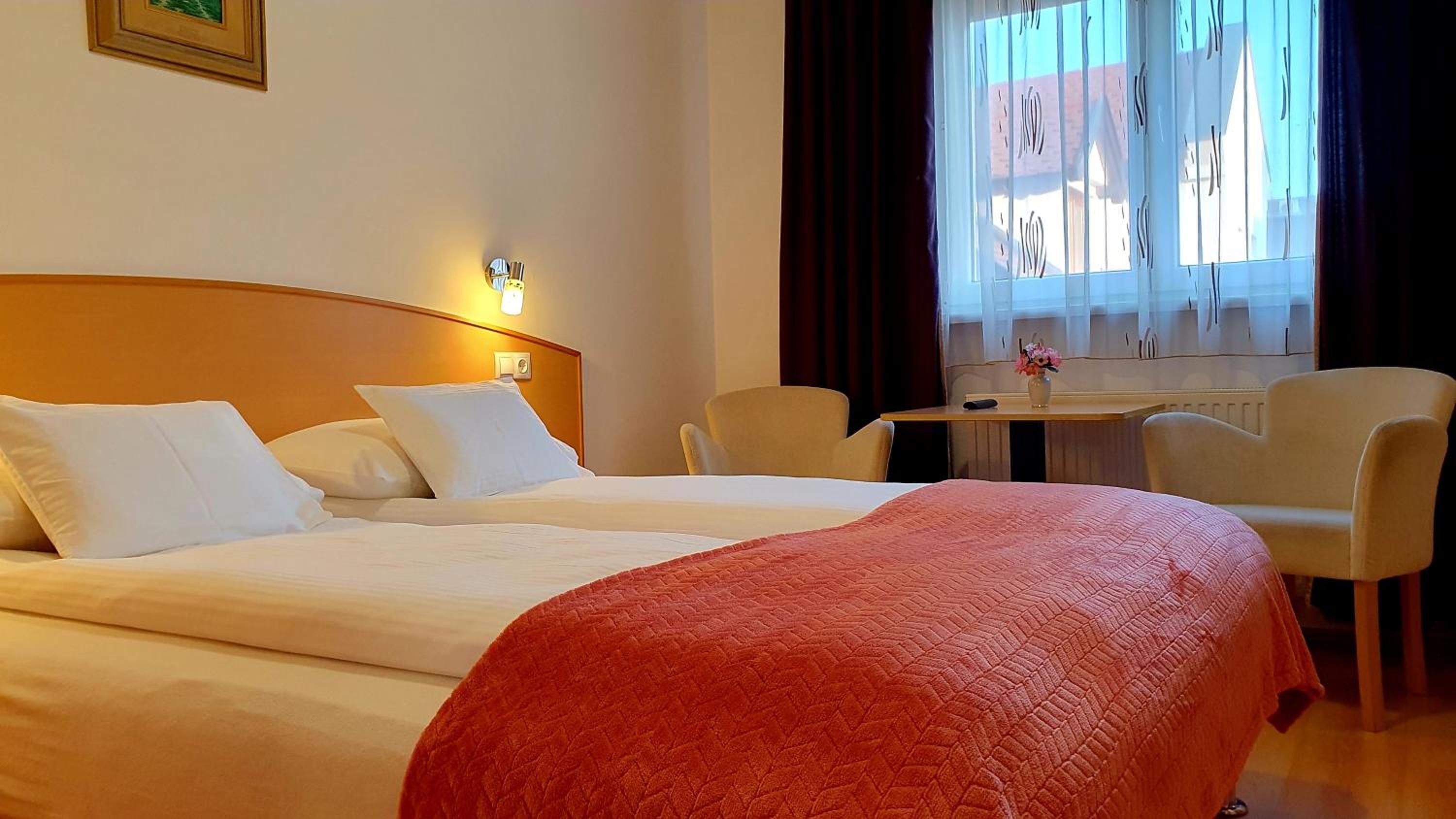Double Room - Photo 1