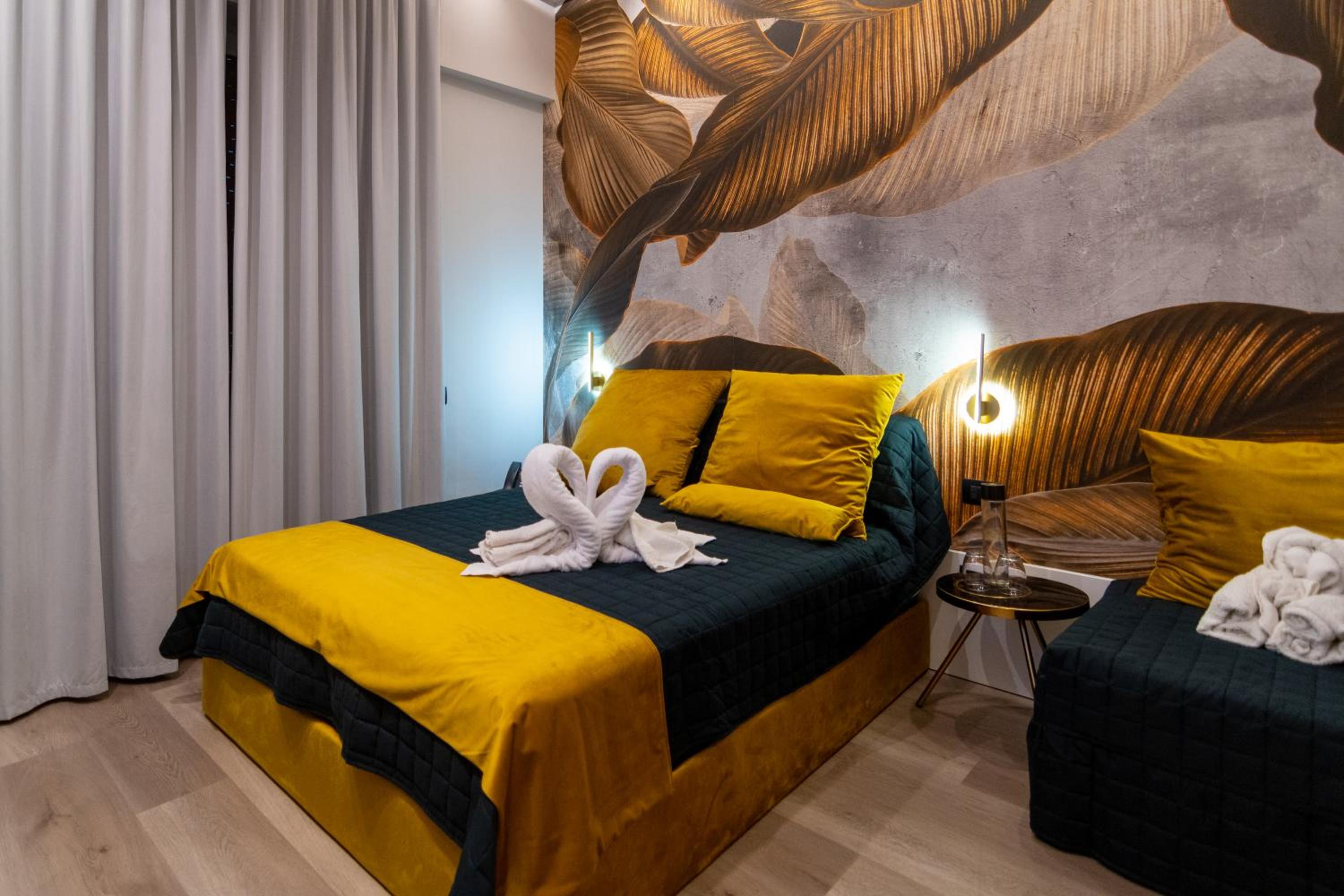 Deluxe Queen Room