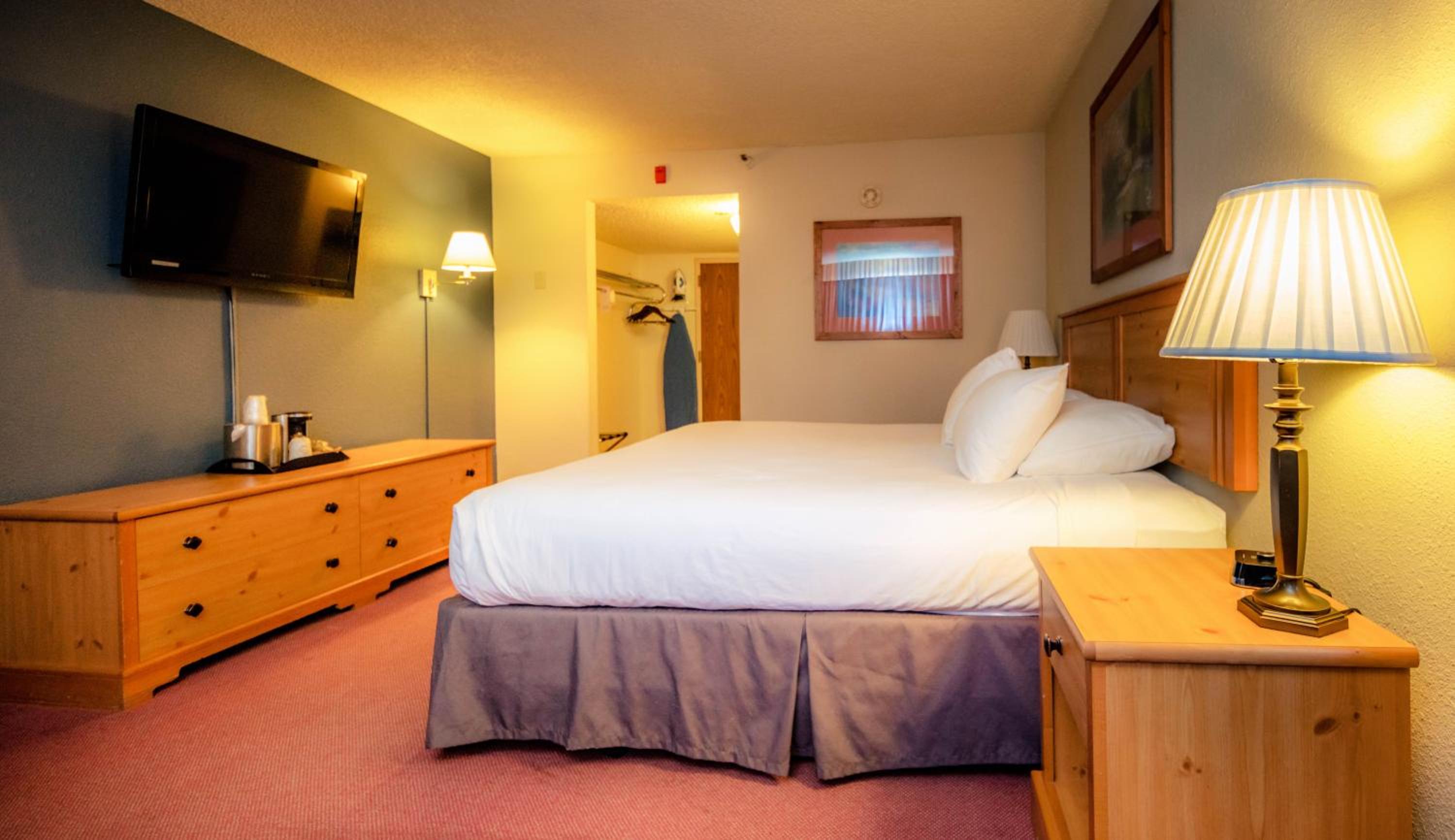 Standard King Room - Non Smoking - Photo 2