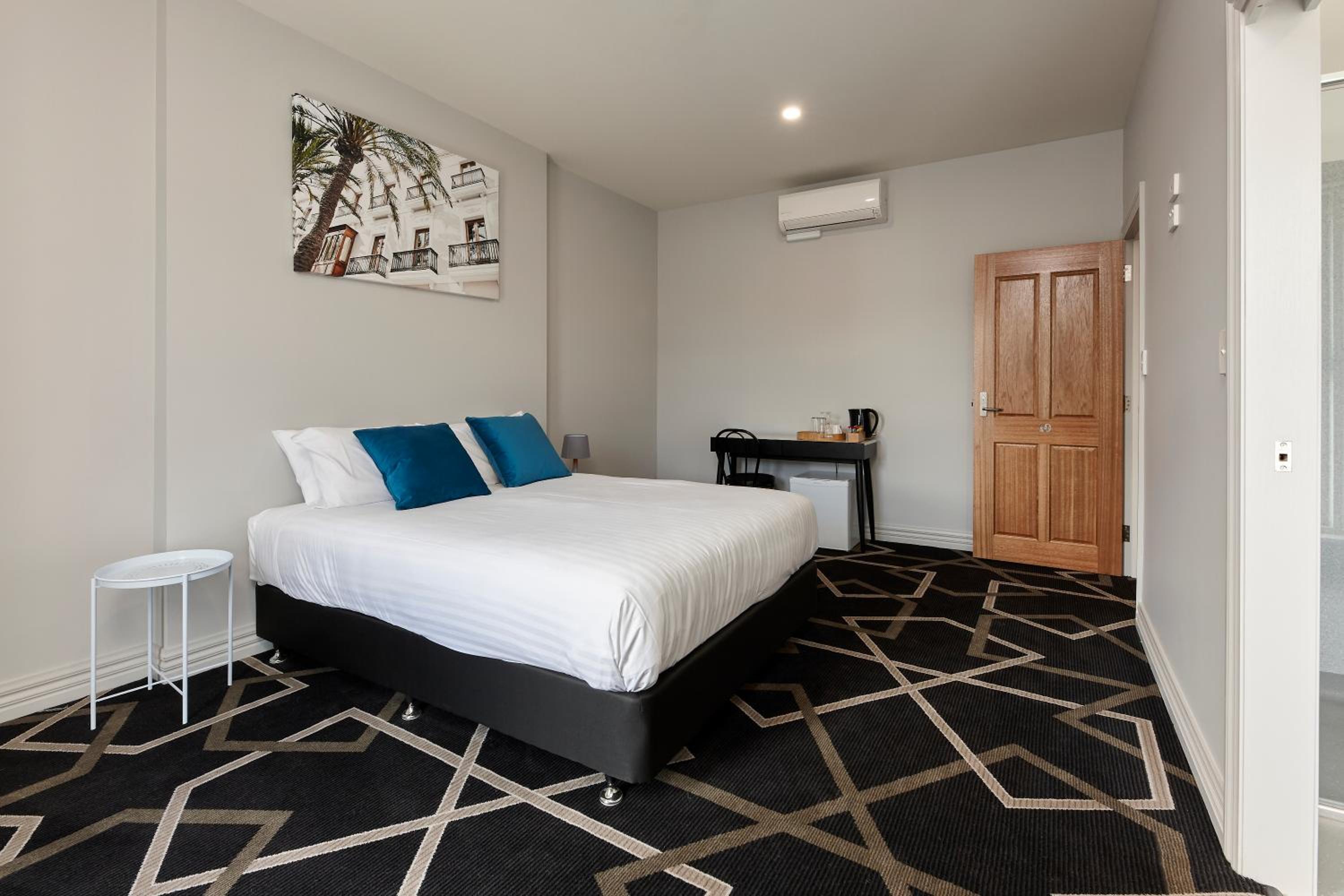 Queen Room - Photo 2