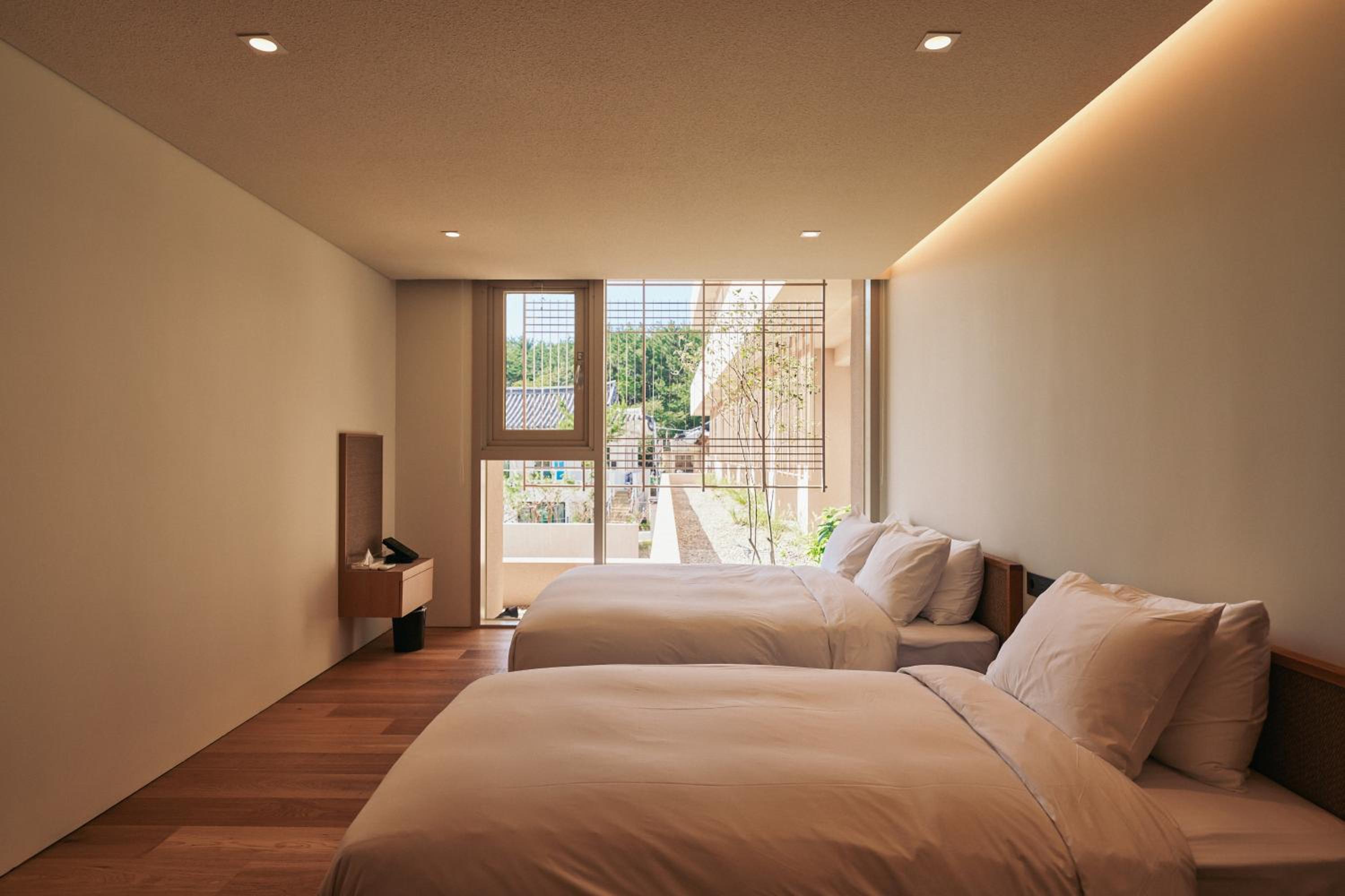 Deluxe Family Twin Room - Photo 7