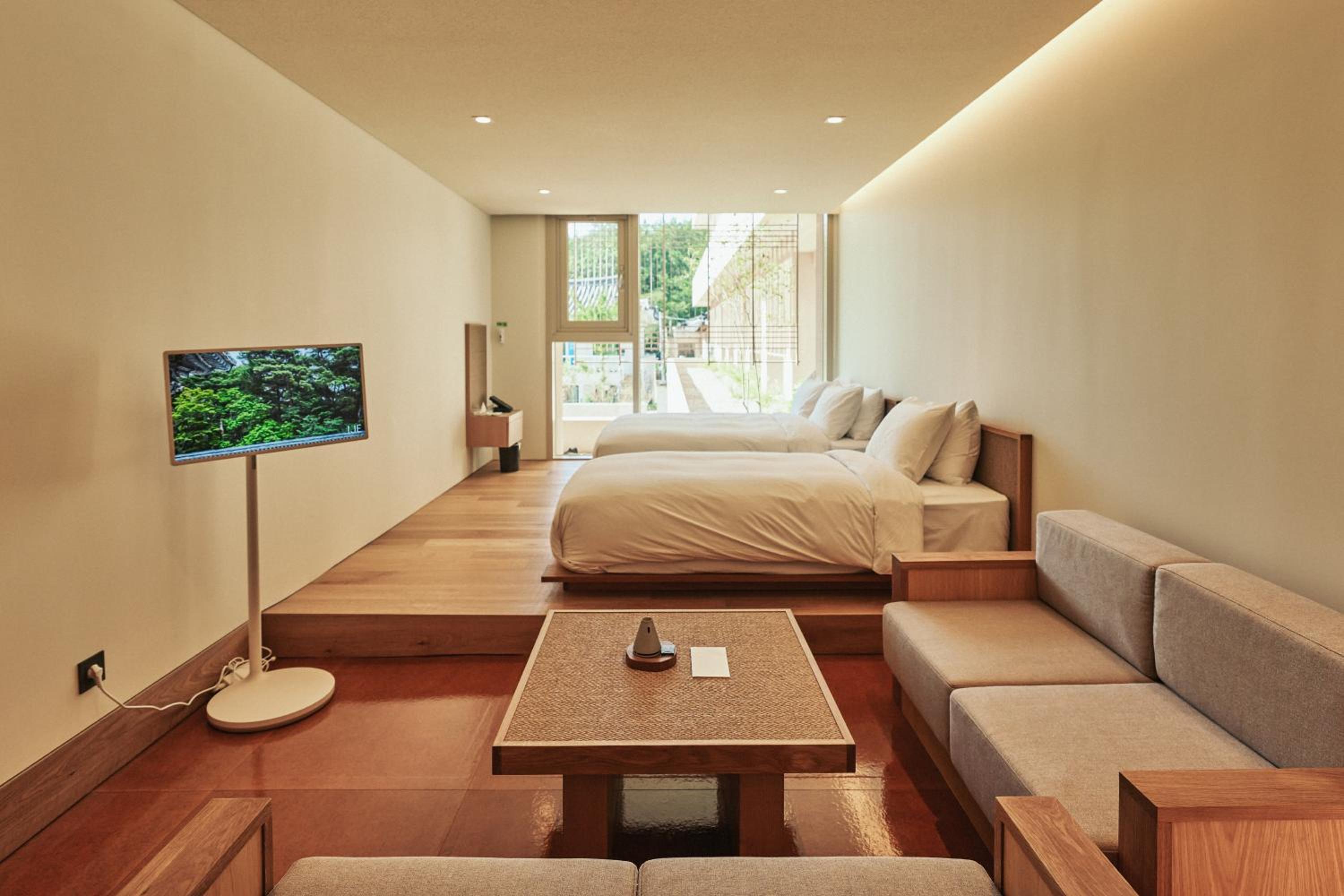 Deluxe Family Twin Room - Photo 1